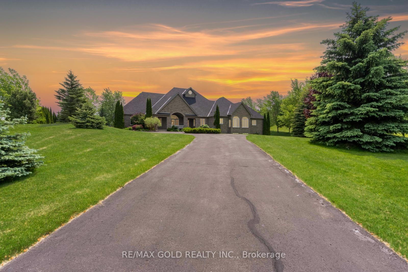 Photo 1 of 17 Highcrest Road, Caledon, Palgrave — HOMEH