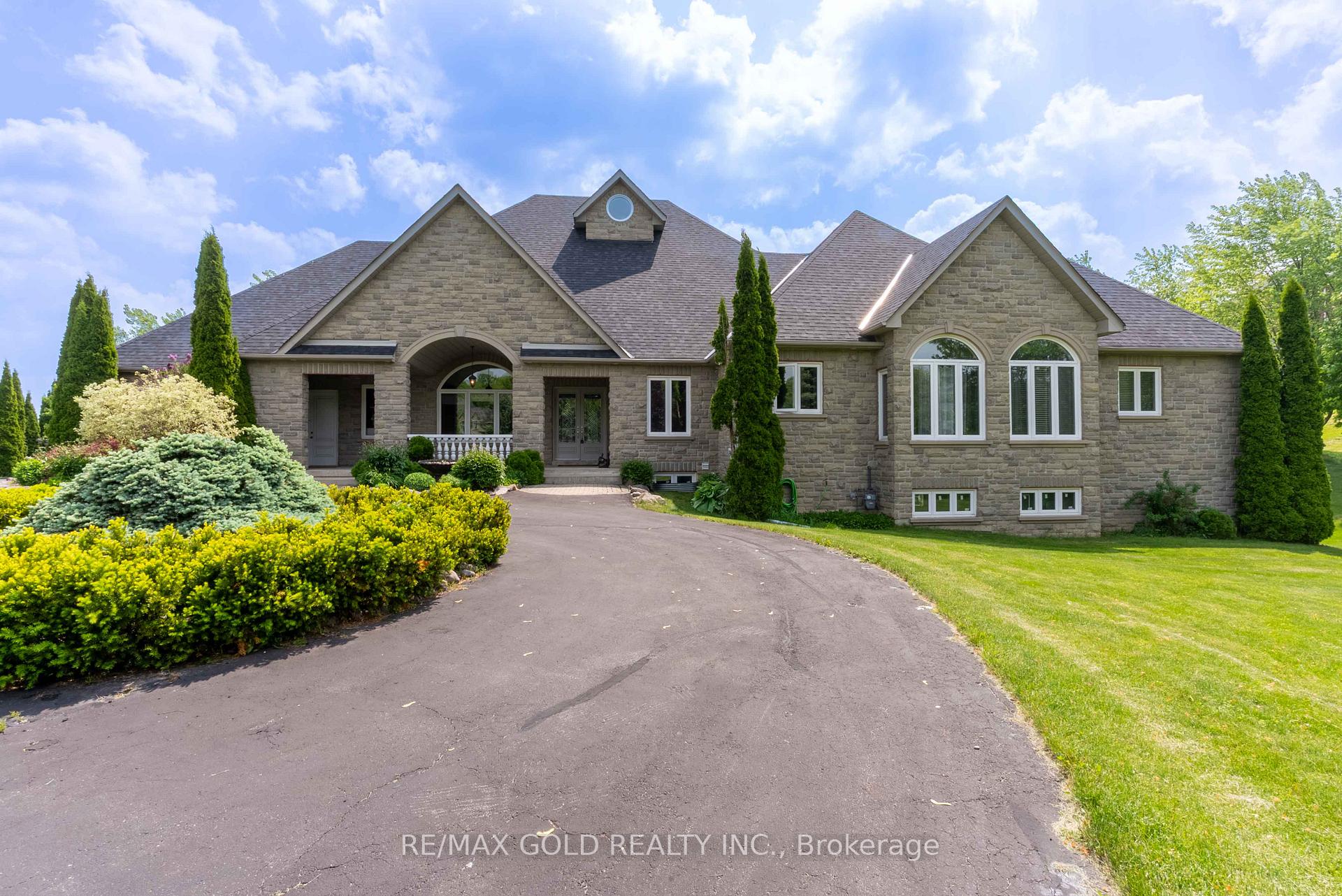 Photo 5 of 17 Highcrest Road, Caledon, Palgrave — HOMEH