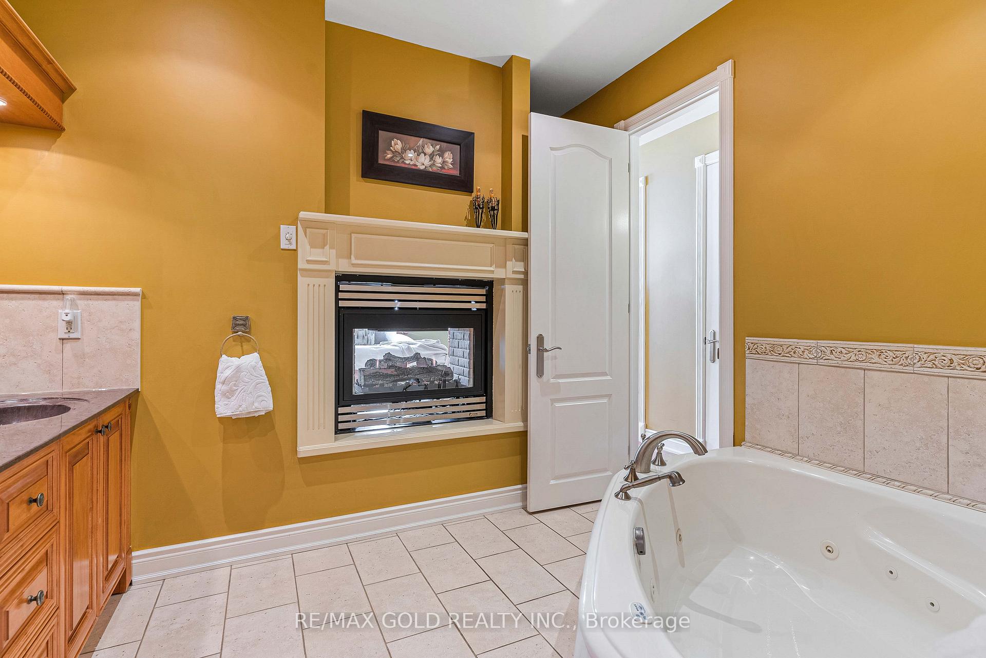 Photo 14 of 17 Highcrest Road, Caledon, Palgrave — HOMEH
