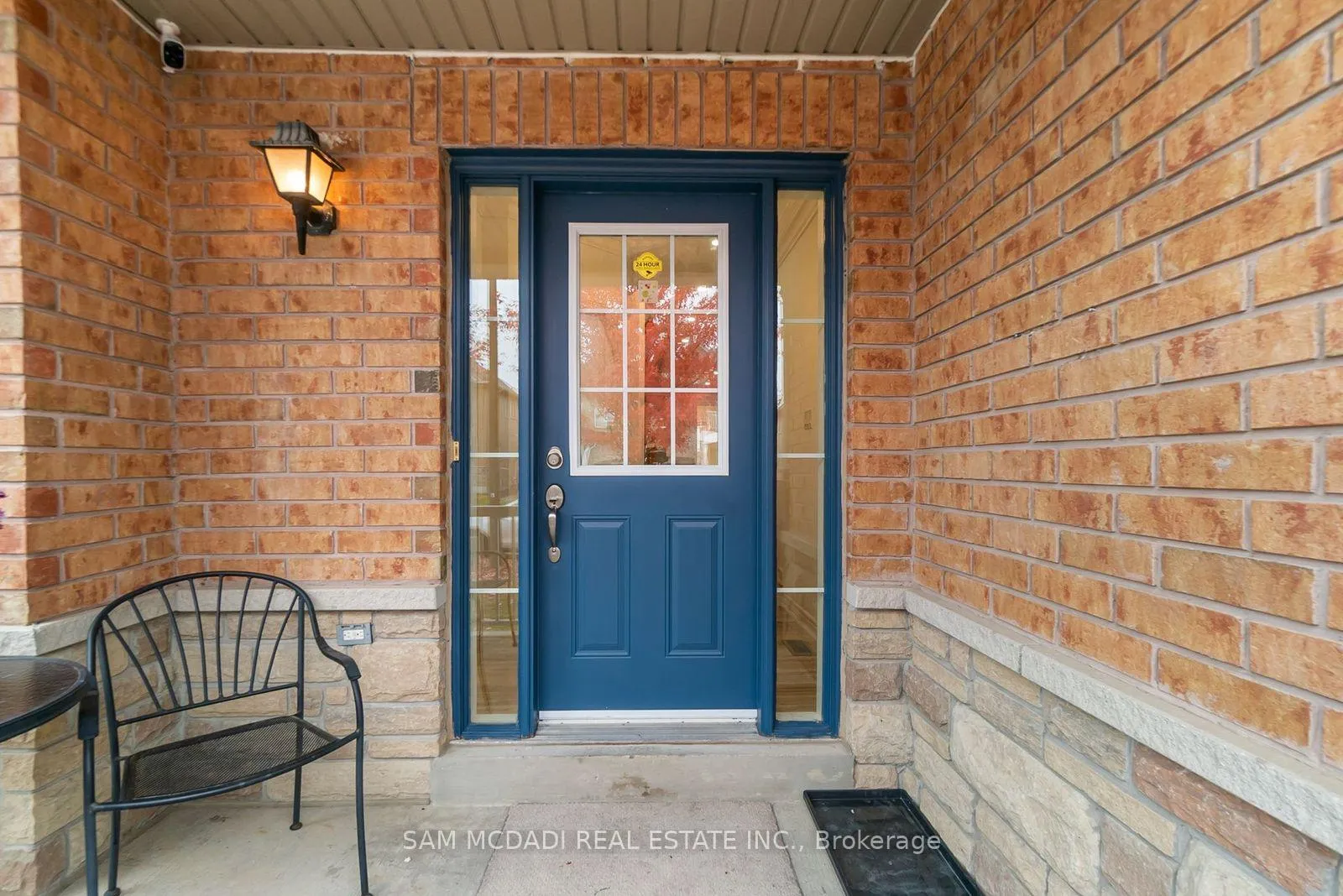 Photo 3 of 23 Manordale Crescent, Vaughan, Vellore Village — HOMEH
