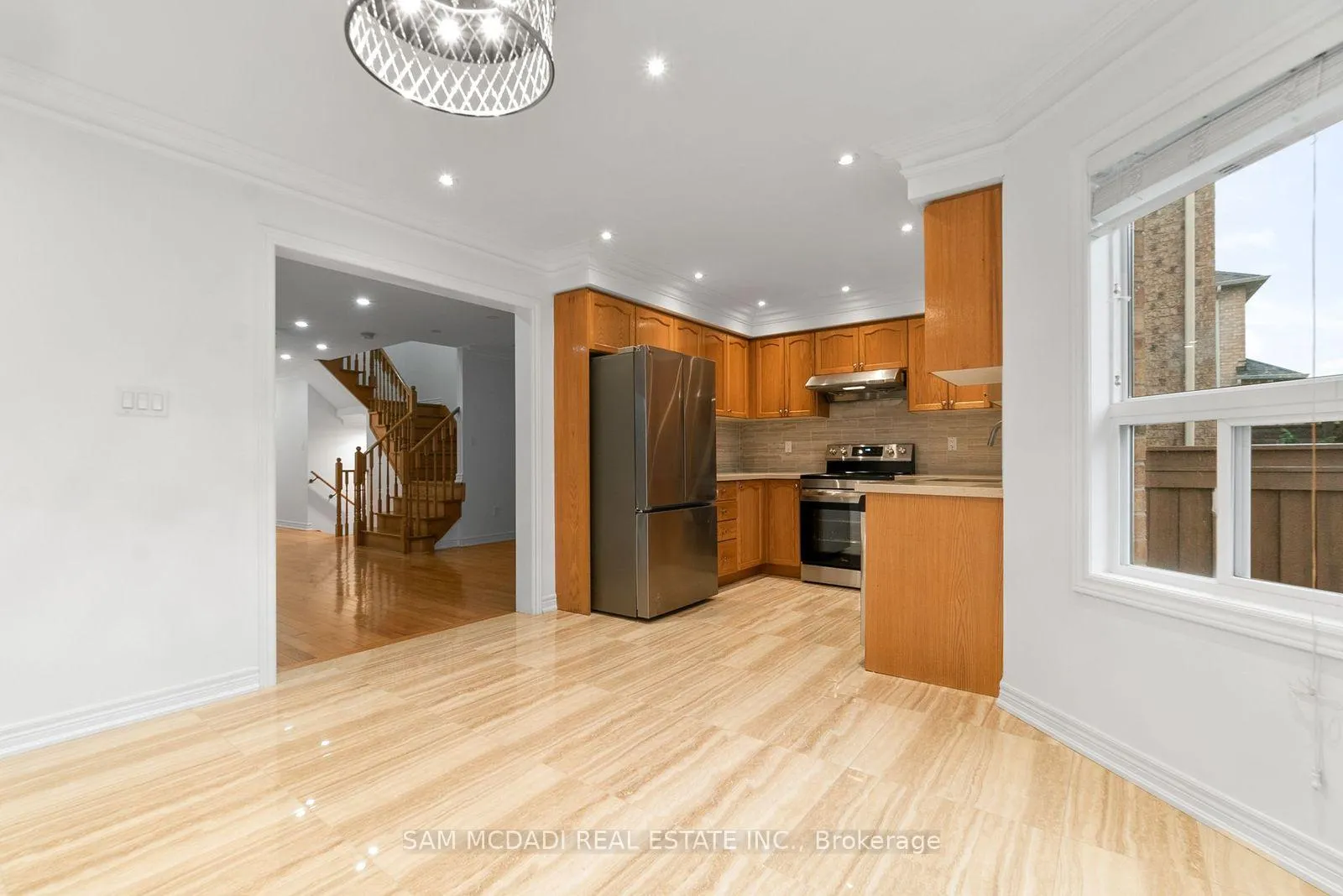 Photo 6 of 23 Manordale Crescent, Vaughan, Vellore Village — HOMEH