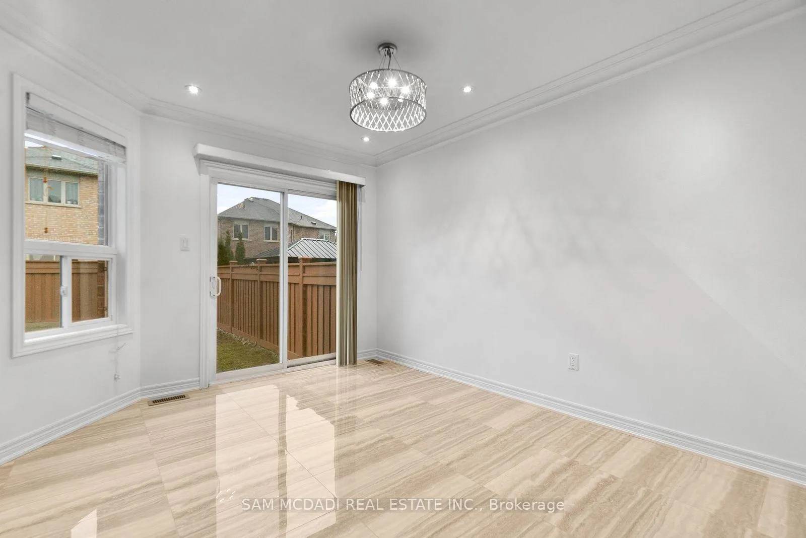 Photo 8 of 23 Manordale Crescent, Vaughan, Vellore Village — HOMEH