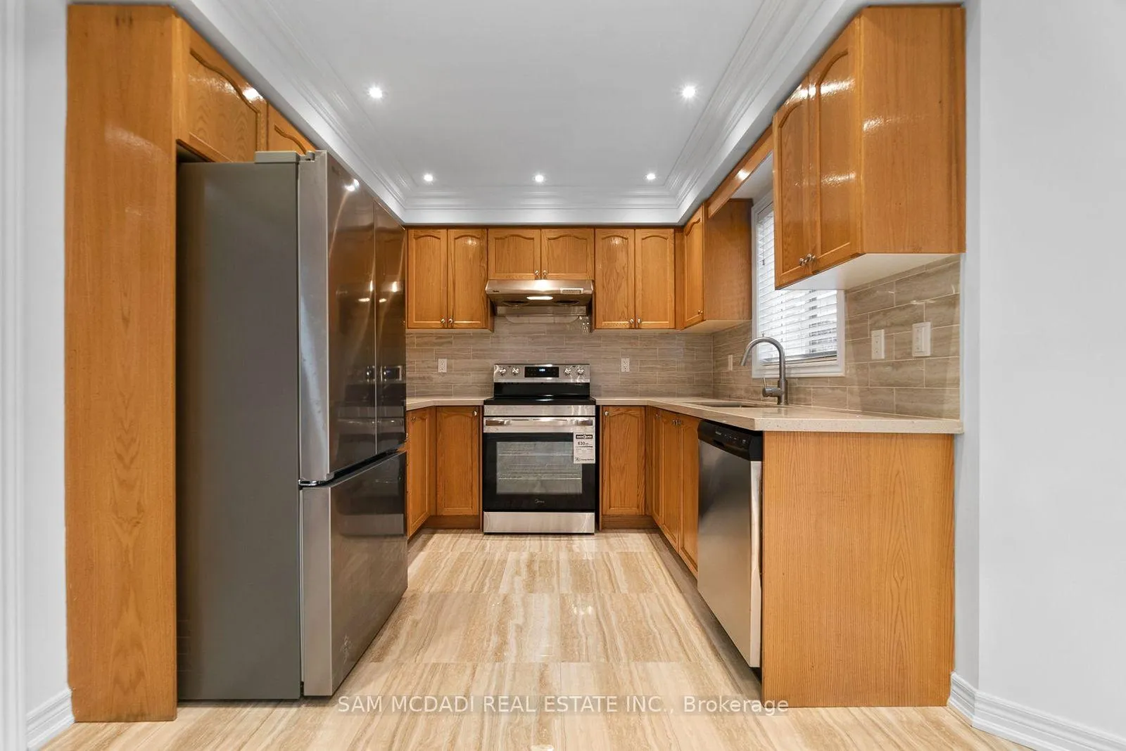 Photo 9 of 23 Manordale Crescent, Vaughan, Vellore Village — HOMEH