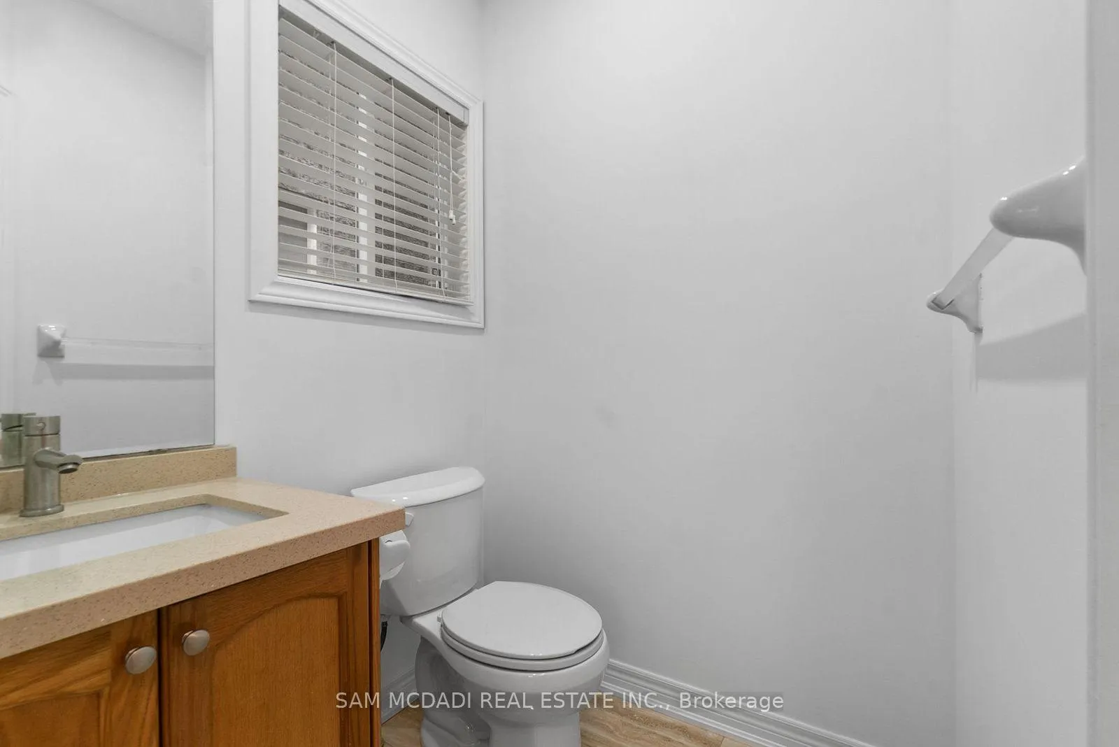 Photo 12 of 23 Manordale Crescent, Vaughan, Vellore Village — HOMEH