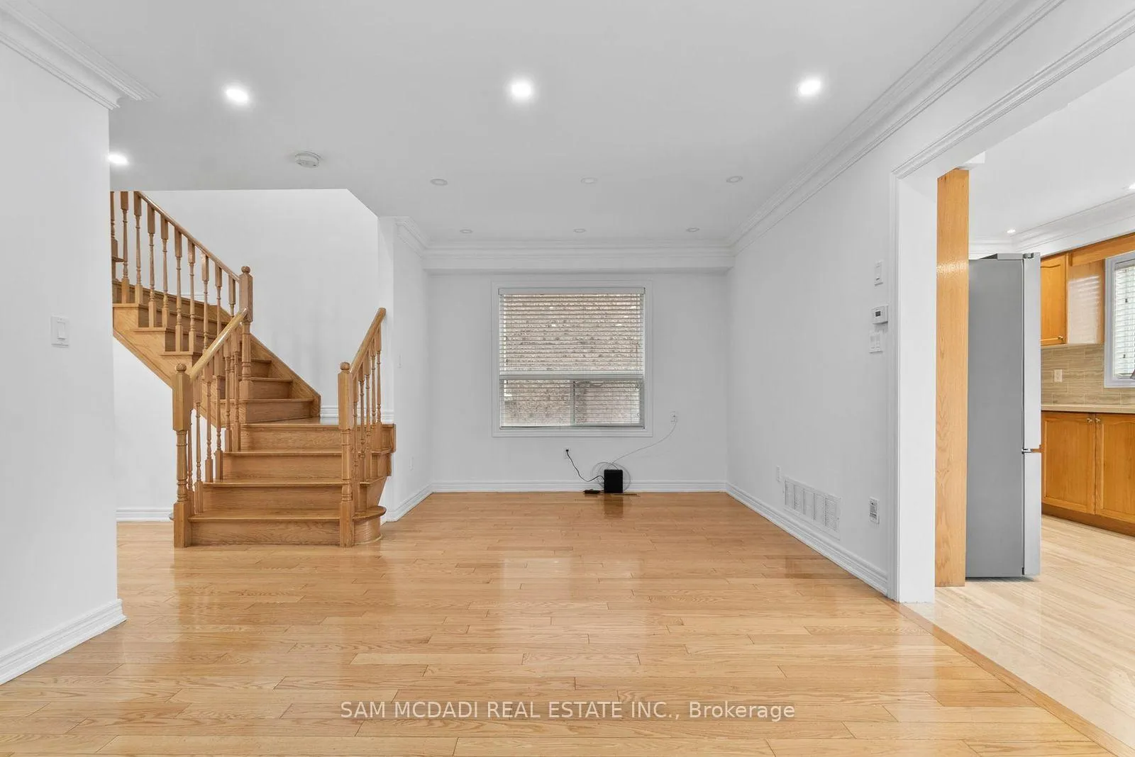 Photo 13 of 23 Manordale Crescent, Vaughan, Vellore Village — HOMEH