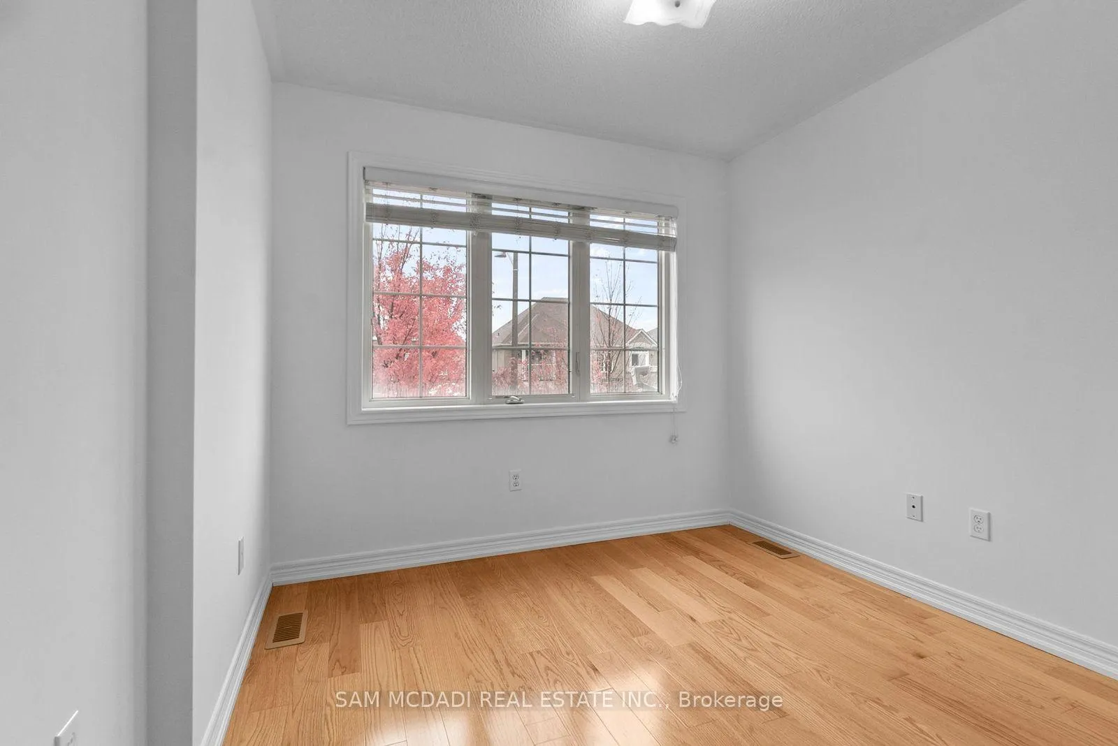 Photo 19 of 23 Manordale Crescent, Vaughan, Vellore Village — HOMEH