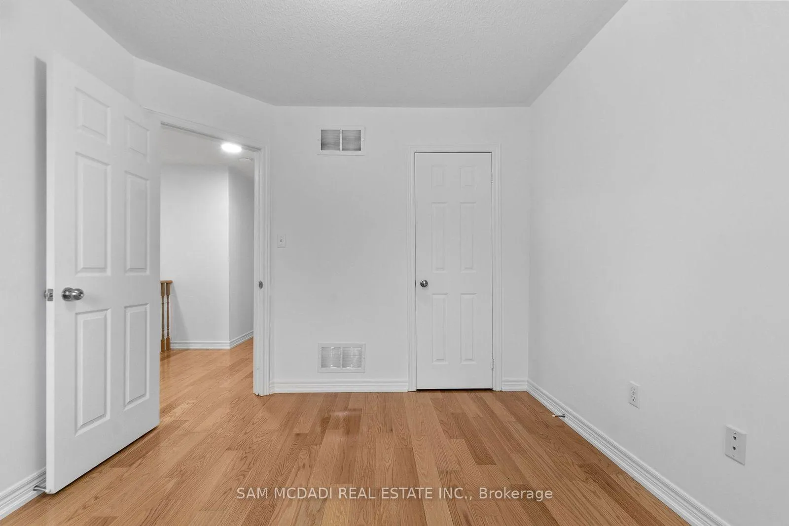 Photo 20 of 23 Manordale Crescent, Vaughan, Vellore Village — HOMEH
