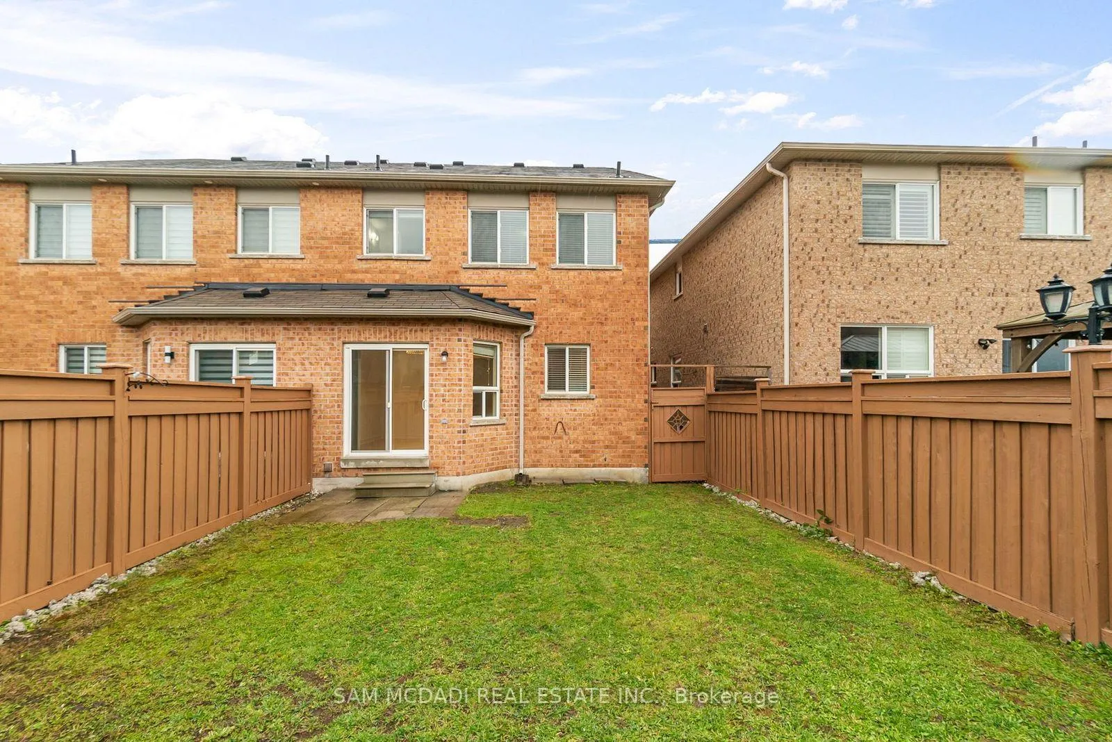 Photo 30 of 23 Manordale Crescent, Vaughan, Vellore Village — HOMEH