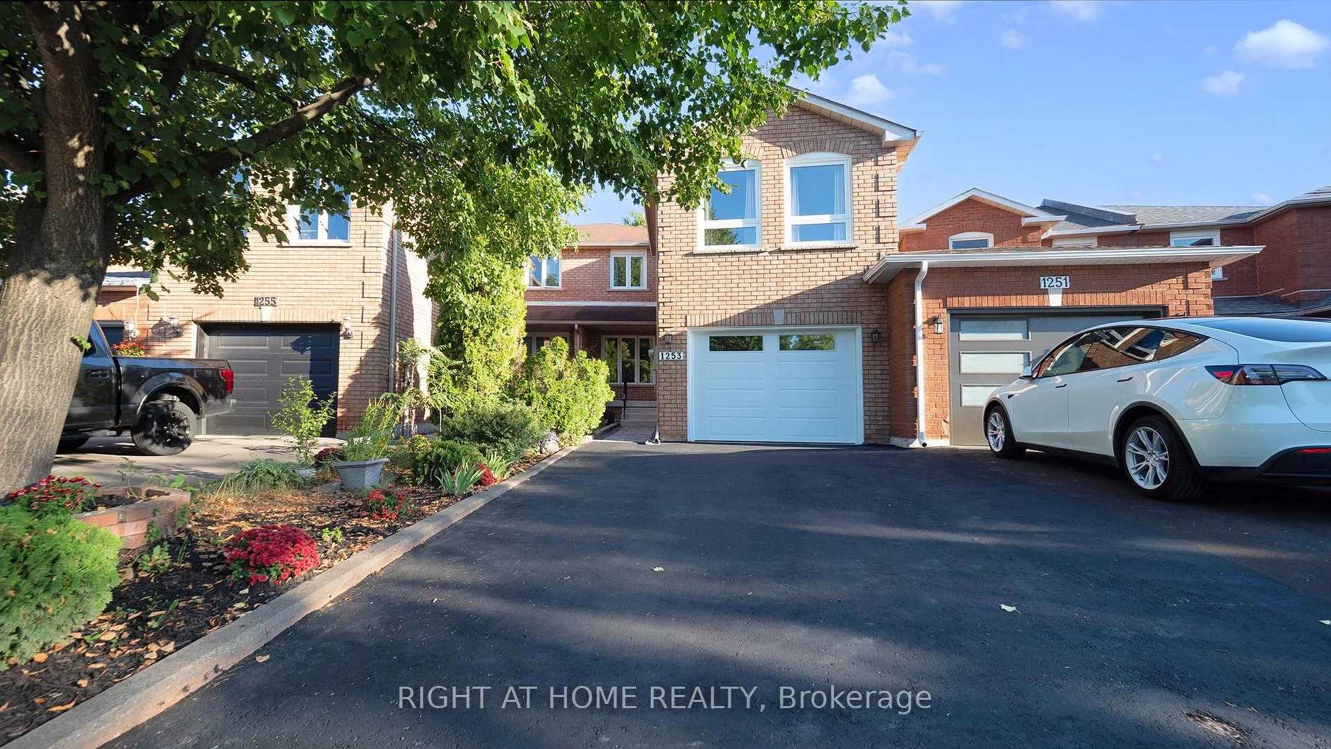 Photo 1 of 1253 Blackburn Drive, Oakville, Glen Abbey — HOMEH