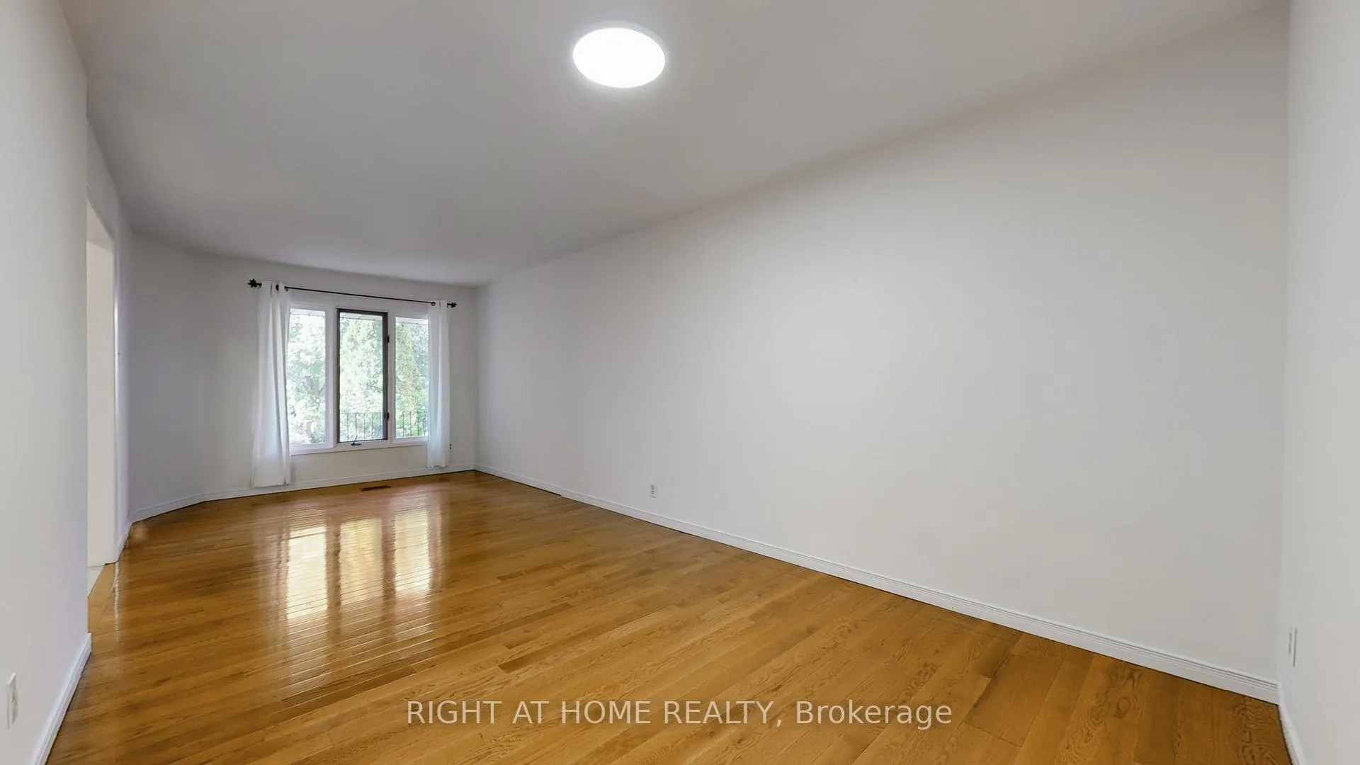 Photo 5 of 1253 Blackburn Drive, Oakville, Glen Abbey — HOMEH