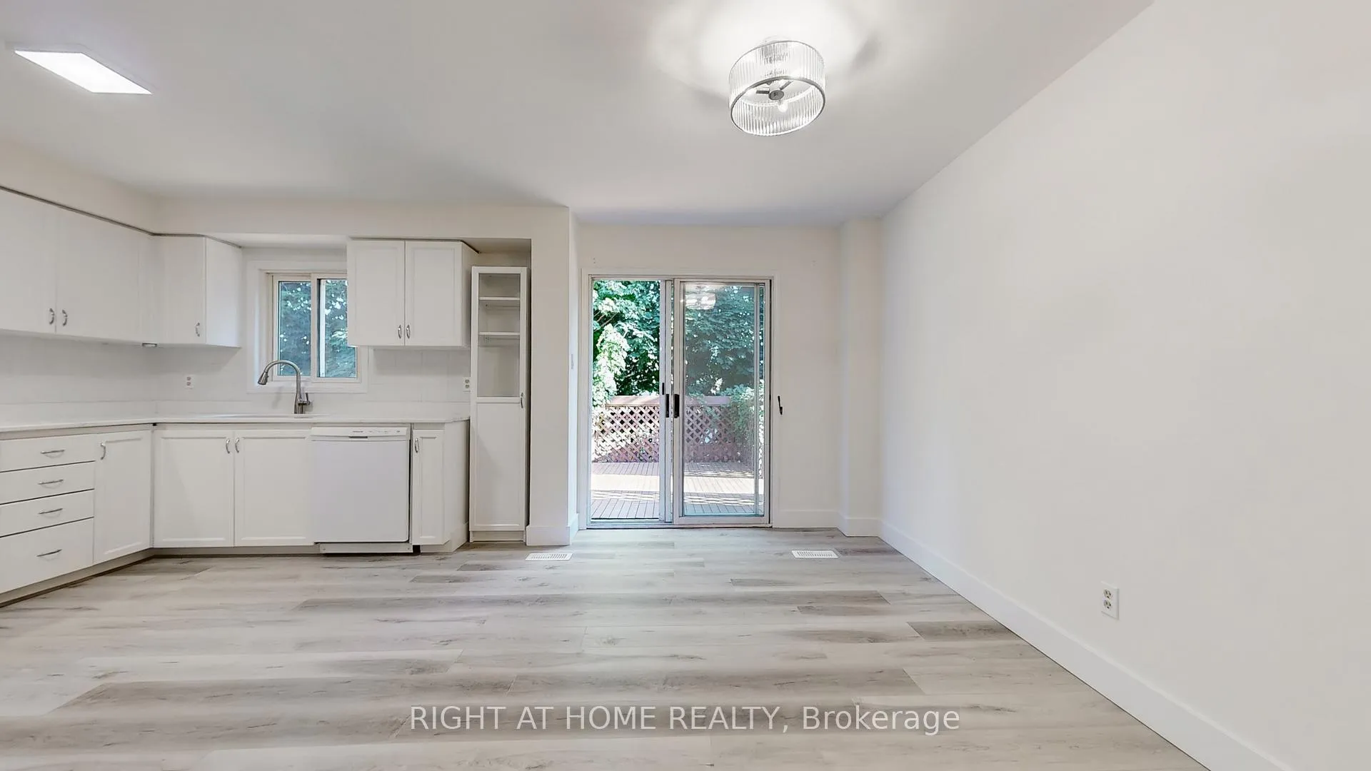Photo 14 of 1253 Blackburn Drive, Oakville, Glen Abbey — HOMEH