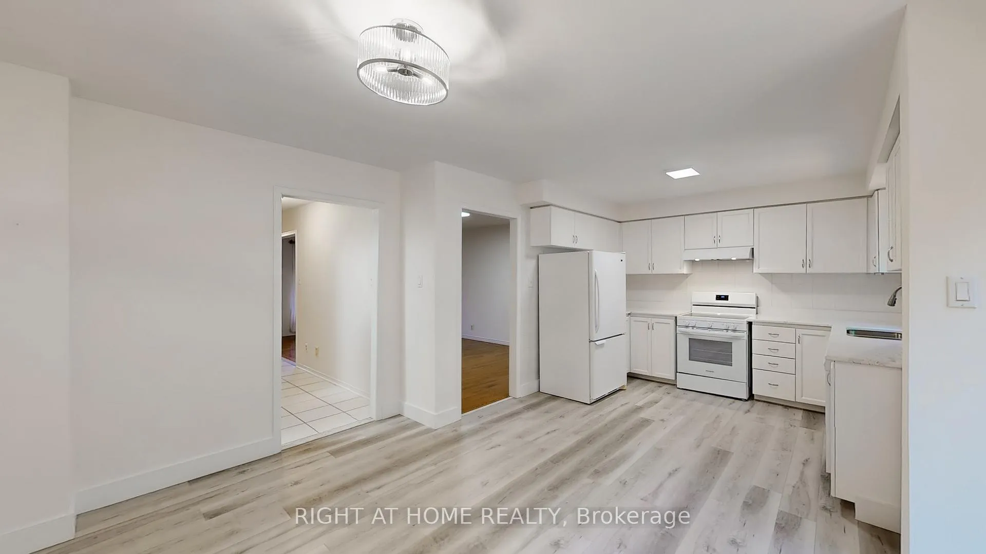 Photo 17 of 1253 Blackburn Drive, Oakville, Glen Abbey — HOMEH