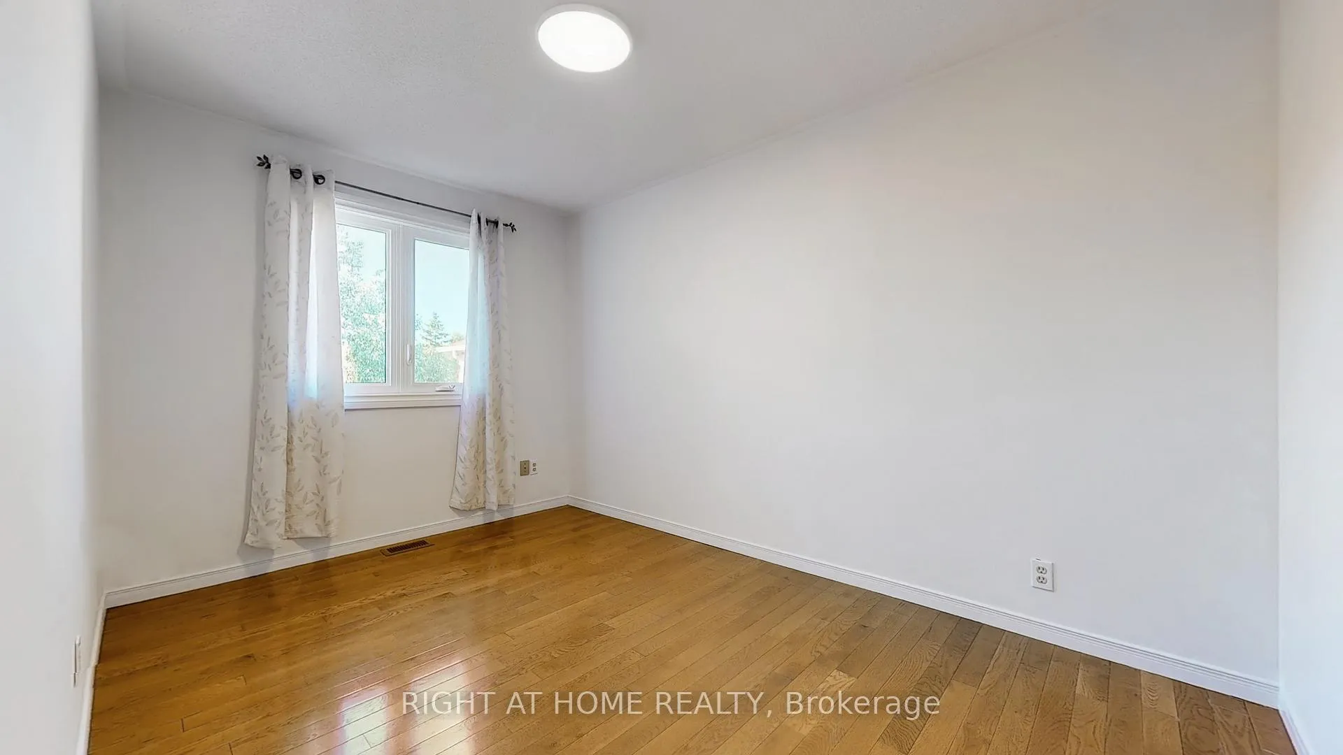 Photo 26 of 1253 Blackburn Drive, Oakville, Glen Abbey — HOMEH