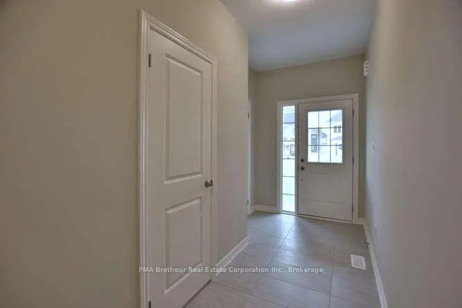 Photo 3 of 210 Clipper Drive, Clearview, Stayner — HOMEH