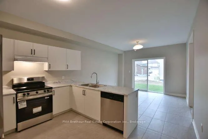 Photo 8 of 210 Clipper Drive, Clearview, Stayner — HOMEH