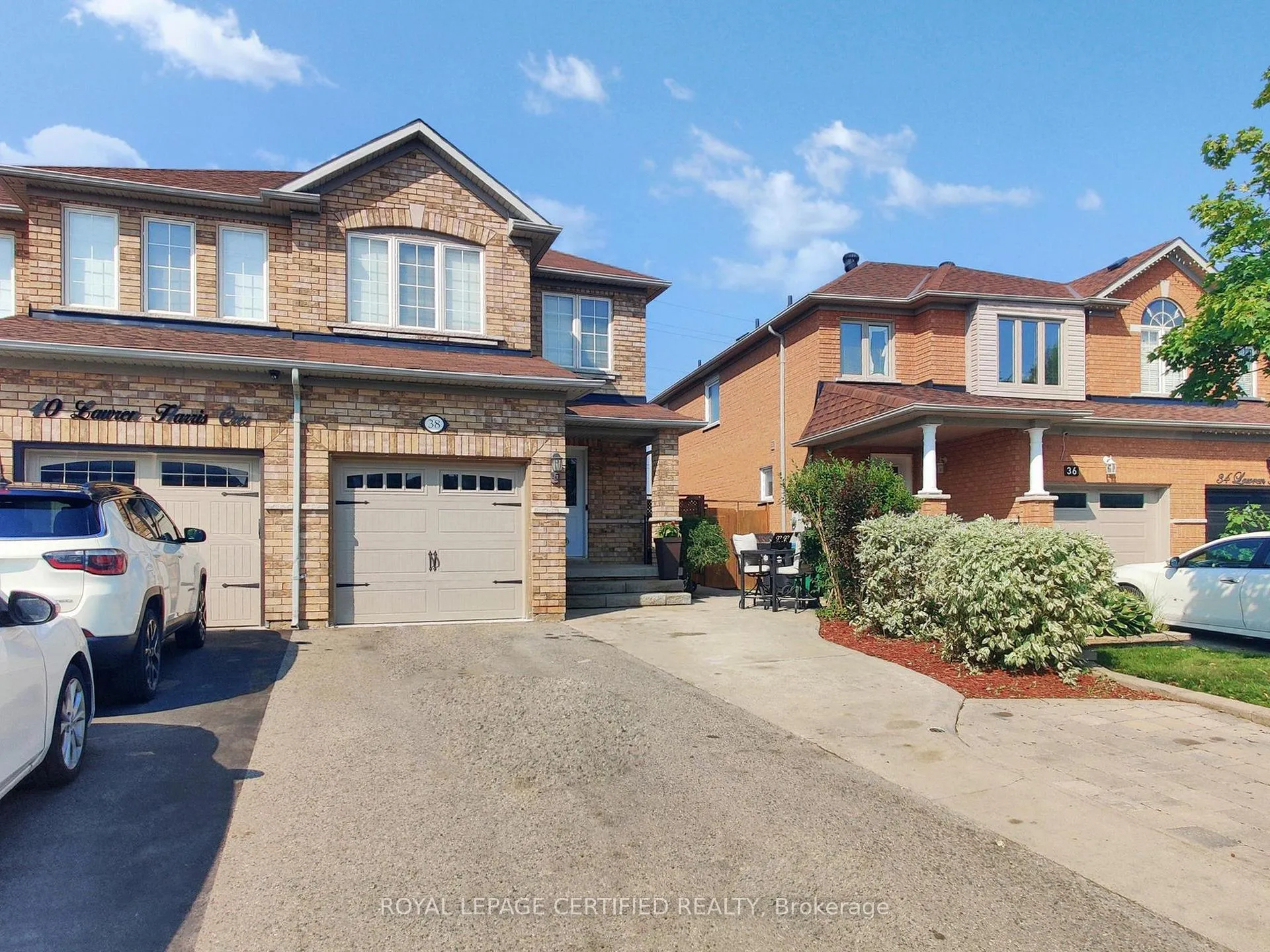 Photo 2 of 38 Lawren Harris Crescent, Caledon, Bolton West — HOMEH