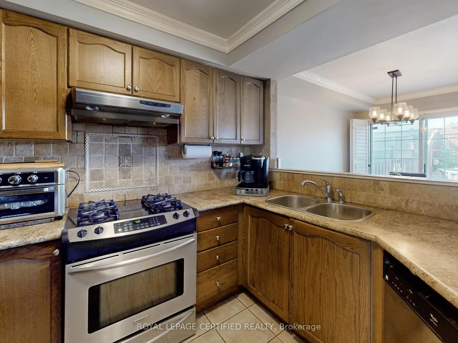 Photo 11 of 38 Lawren Harris Crescent, Caledon, Bolton West — HOMEH