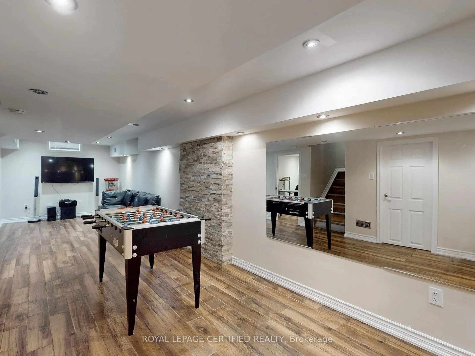 Photo 36 of 38 Lawren Harris Crescent, Caledon, Bolton West — HOMEH