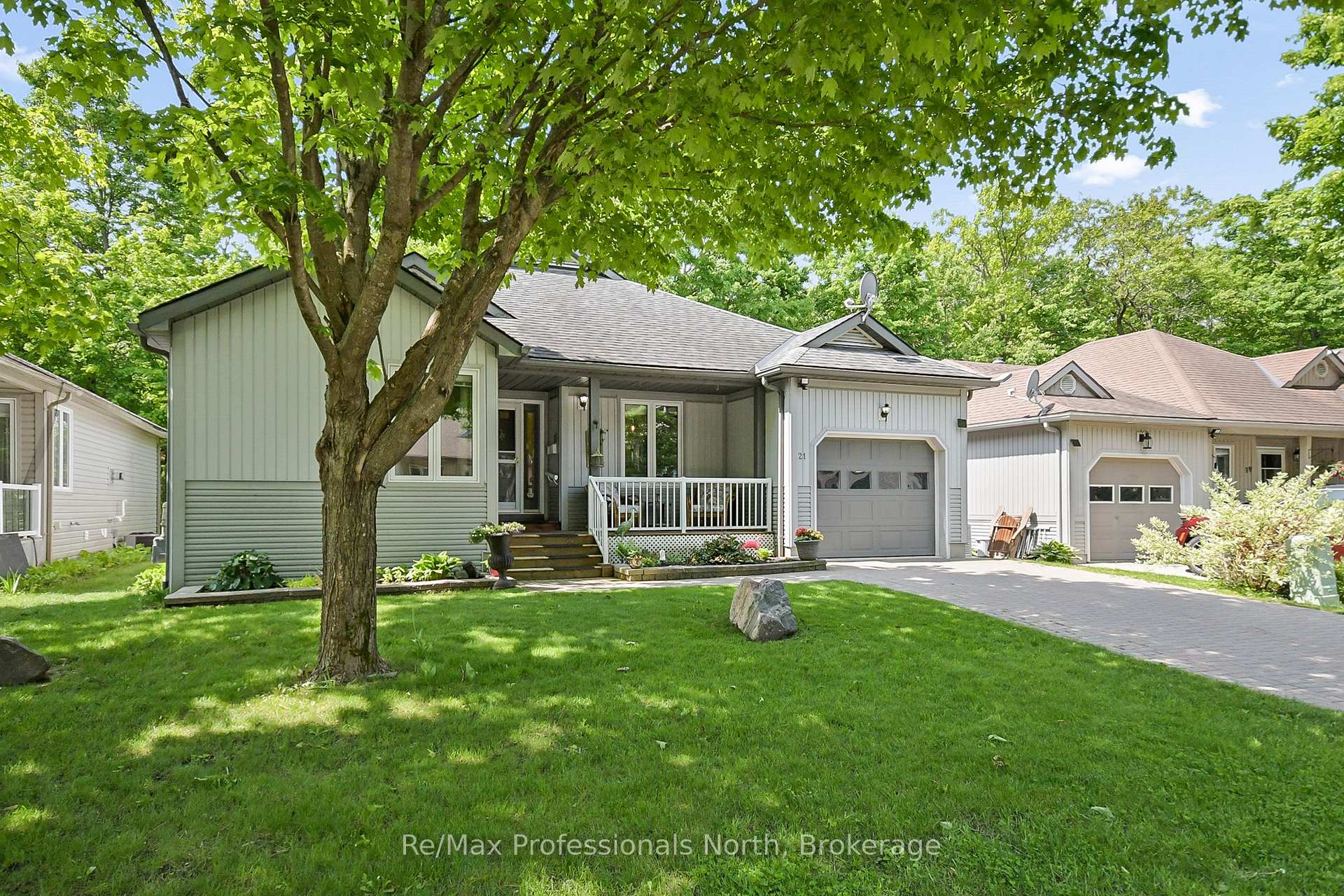 Photo 2 of 21 Woodman'S Chart, Gravenhurst, Muskoka (S) — HOMEH
