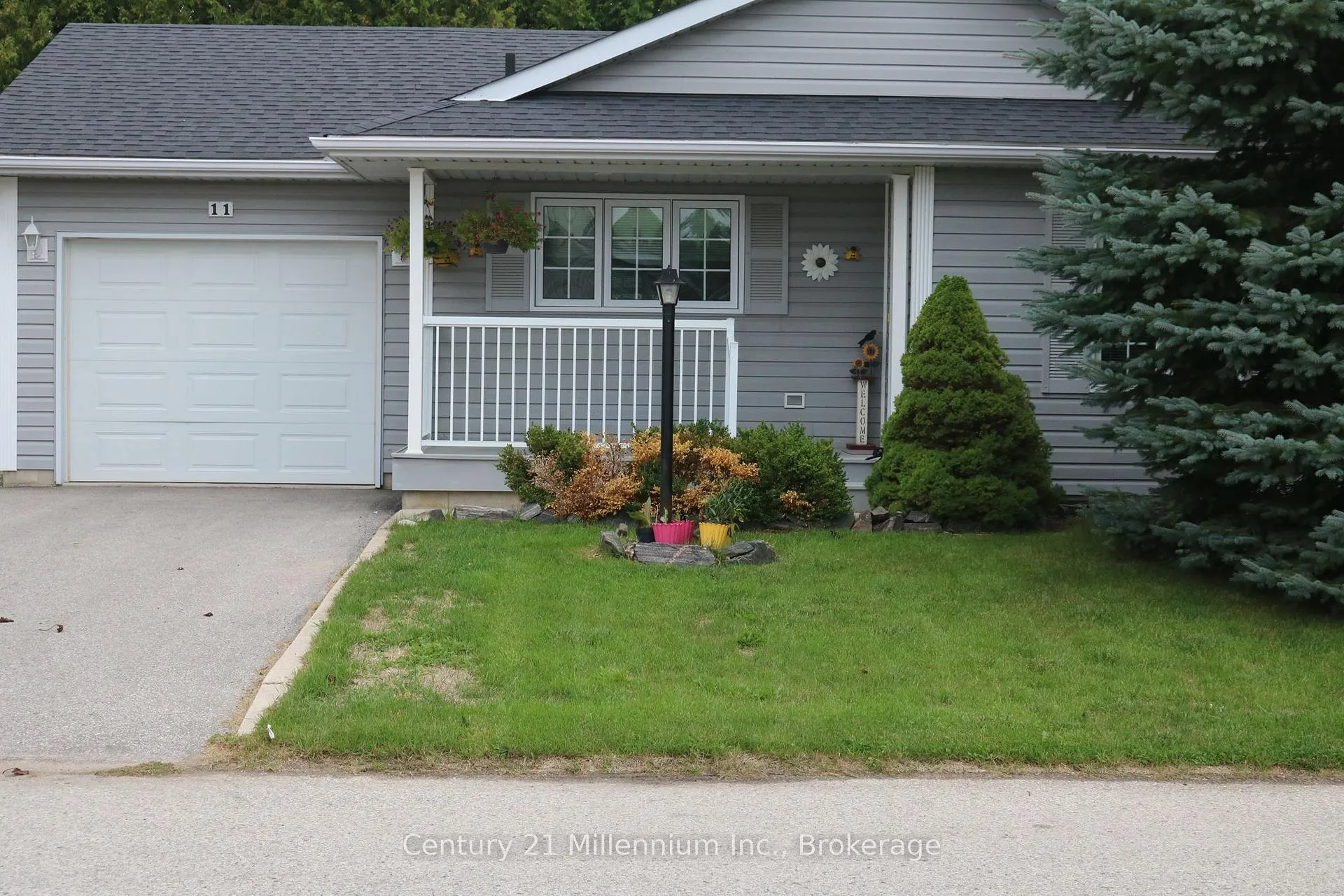 Photo 2 of 11 Virginia Avenue, Wasaga Beach — HOMEH