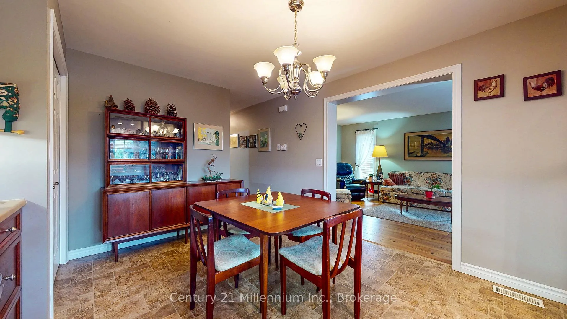 Photo 10 of 11 Virginia Avenue, Wasaga Beach — HOMEH