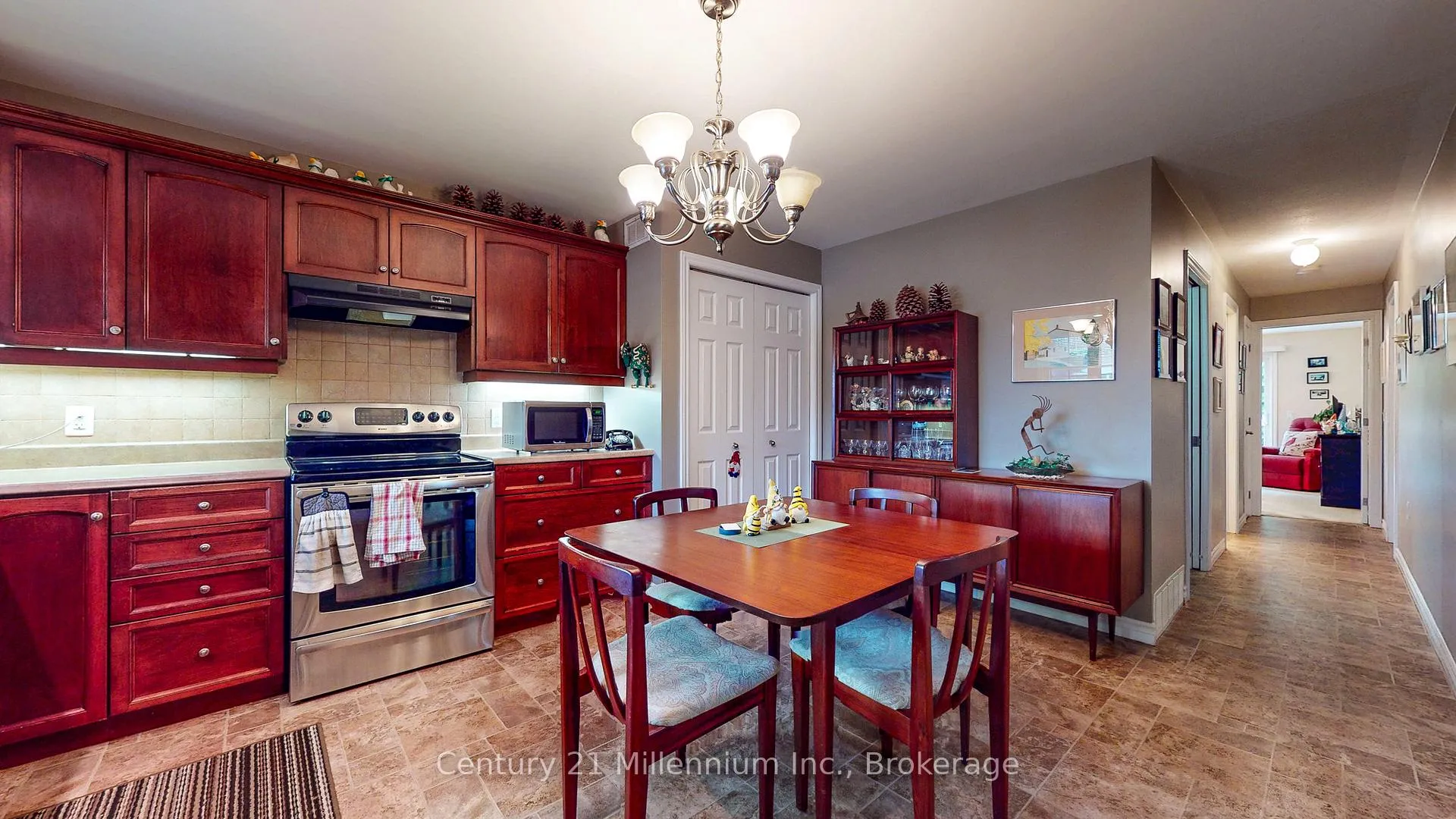 Photo 12 of 11 Virginia Avenue, Wasaga Beach — HOMEH