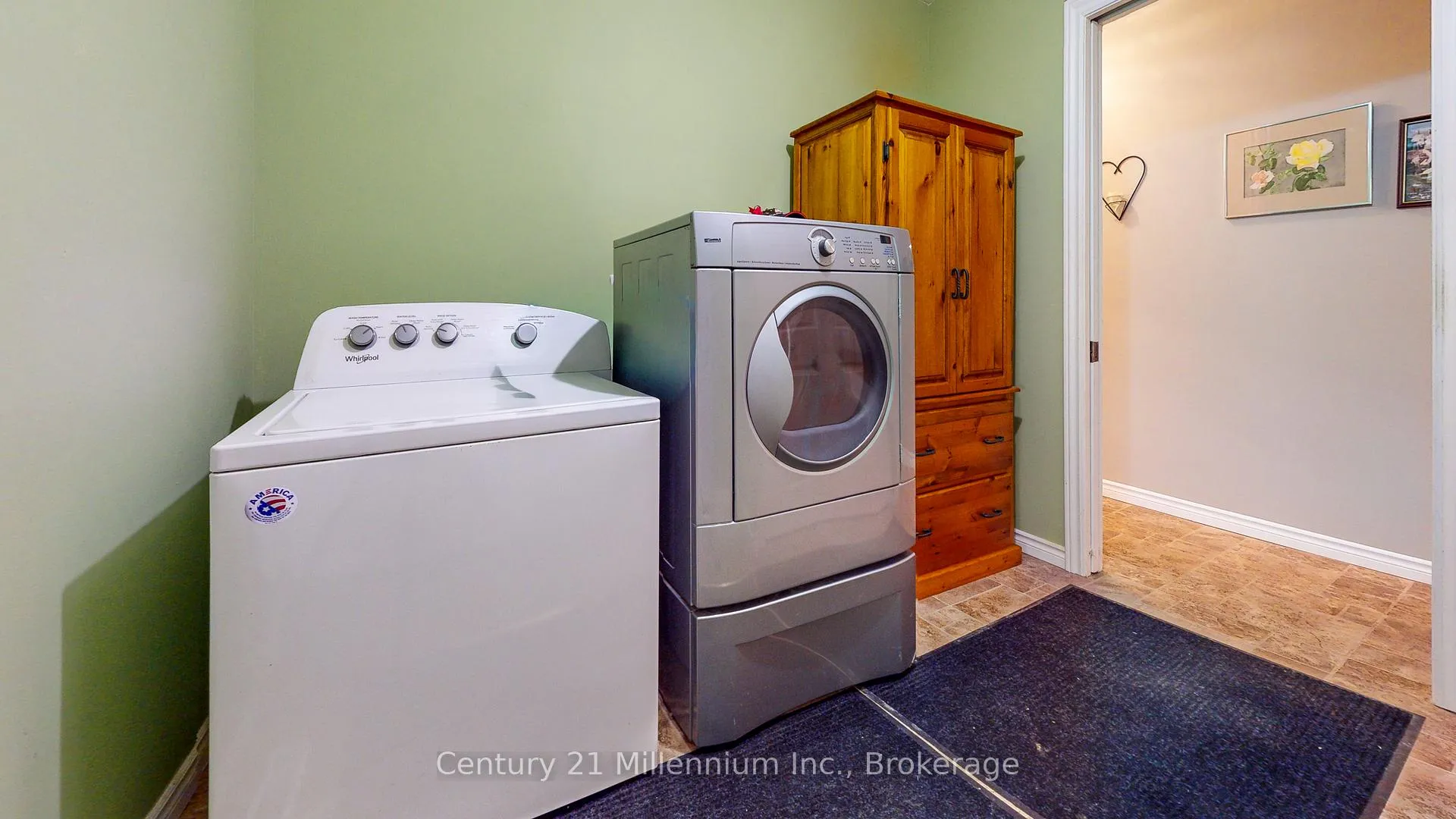 Photo 14 of 11 Virginia Avenue, Wasaga Beach — HOMEH