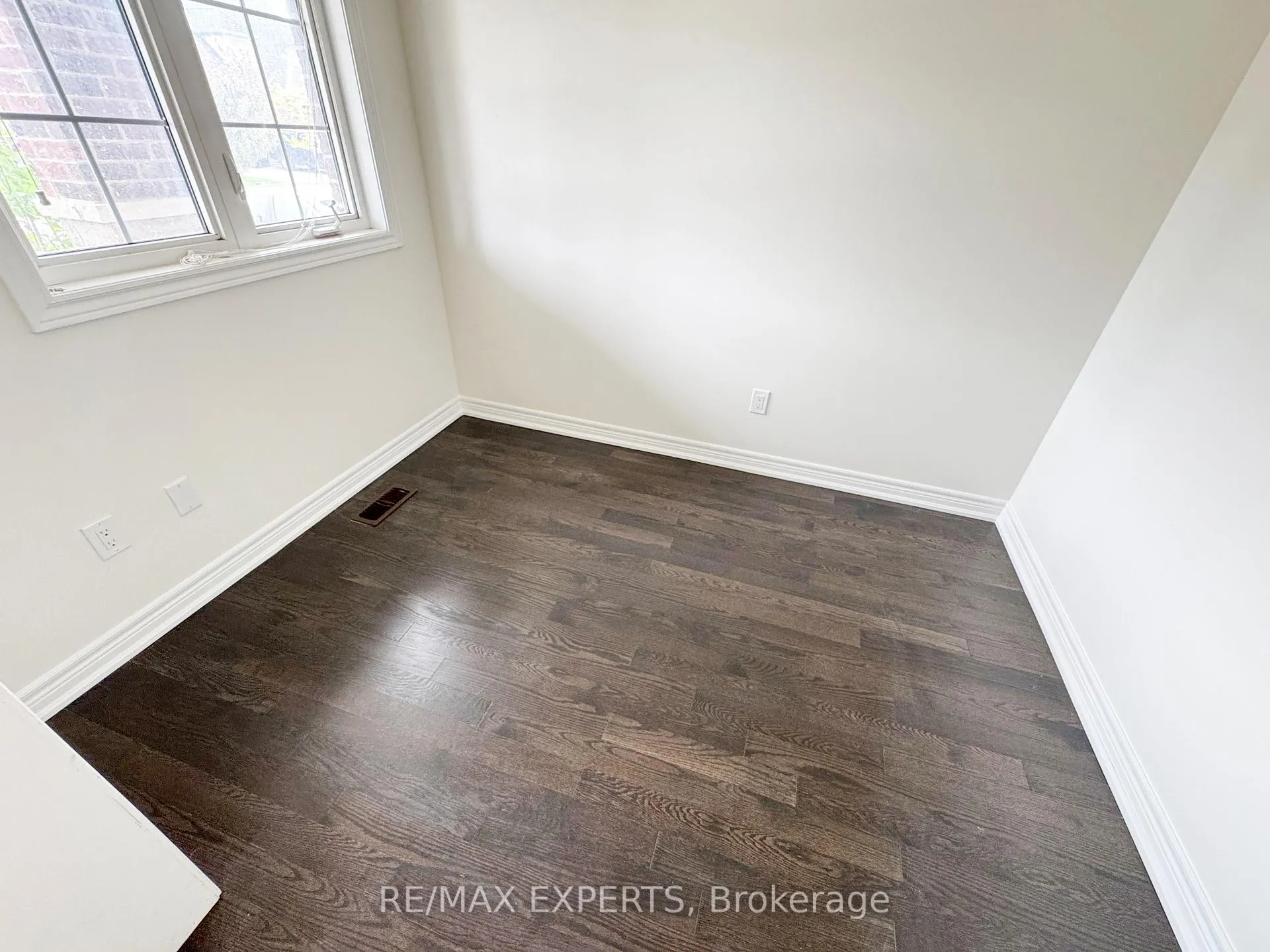 Photo 5 of 91 Kingsmere Crescent, New Tecumseth, Alliston — HOMEH