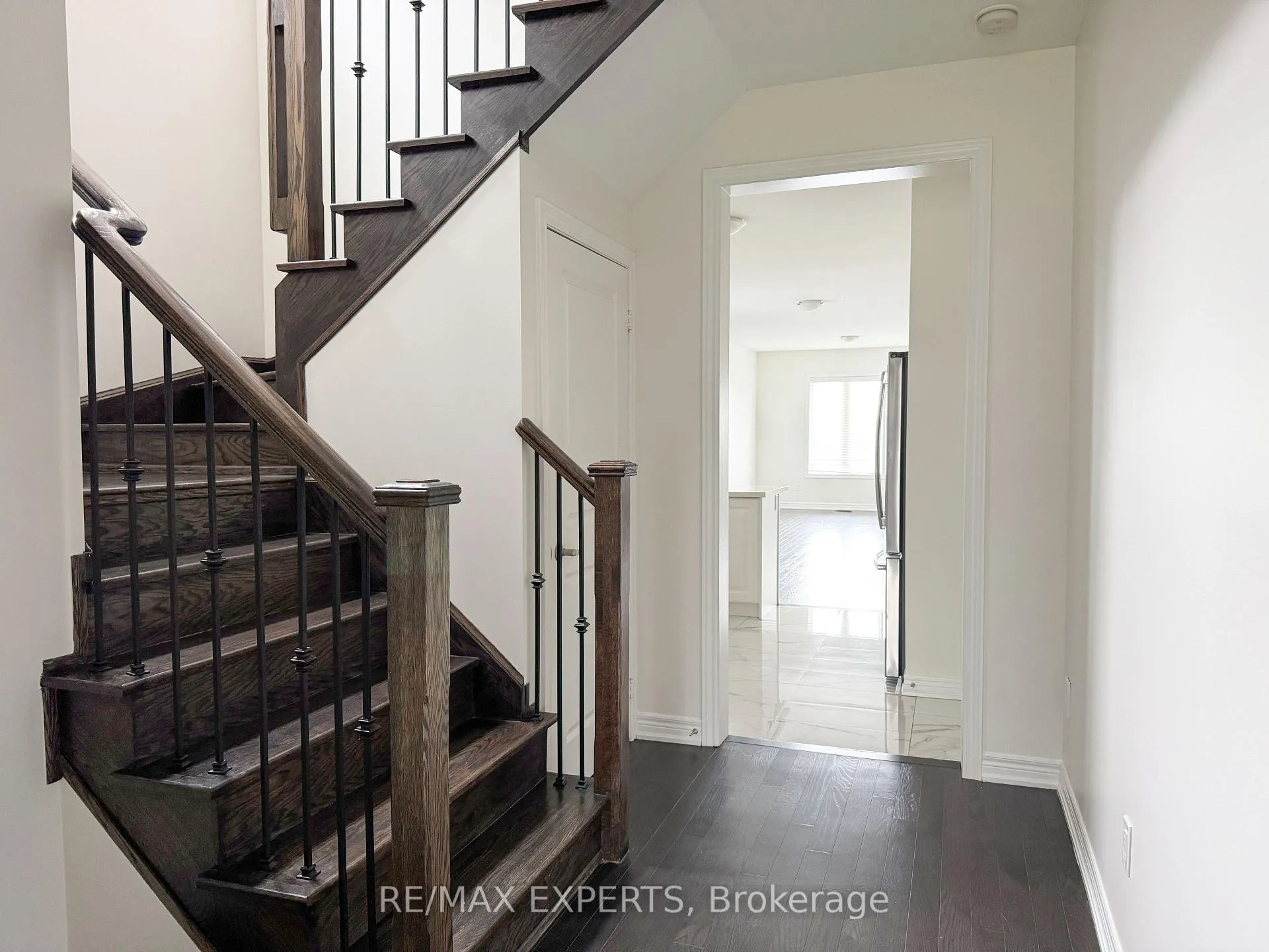 Photo 6 of 91 Kingsmere Crescent, New Tecumseth, Alliston — HOMEH