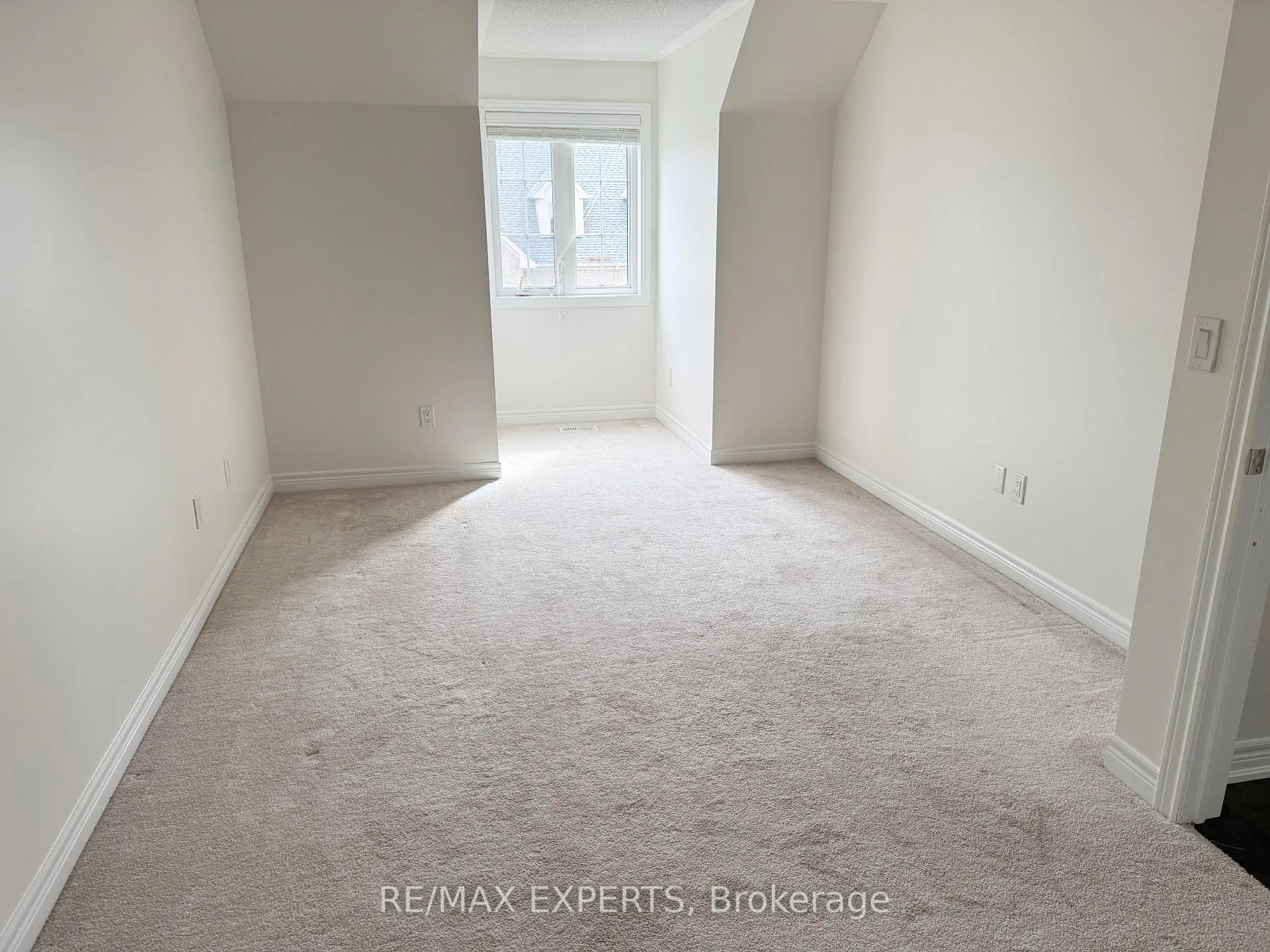 Photo 20 of 91 Kingsmere Crescent, New Tecumseth, Alliston — HOMEH