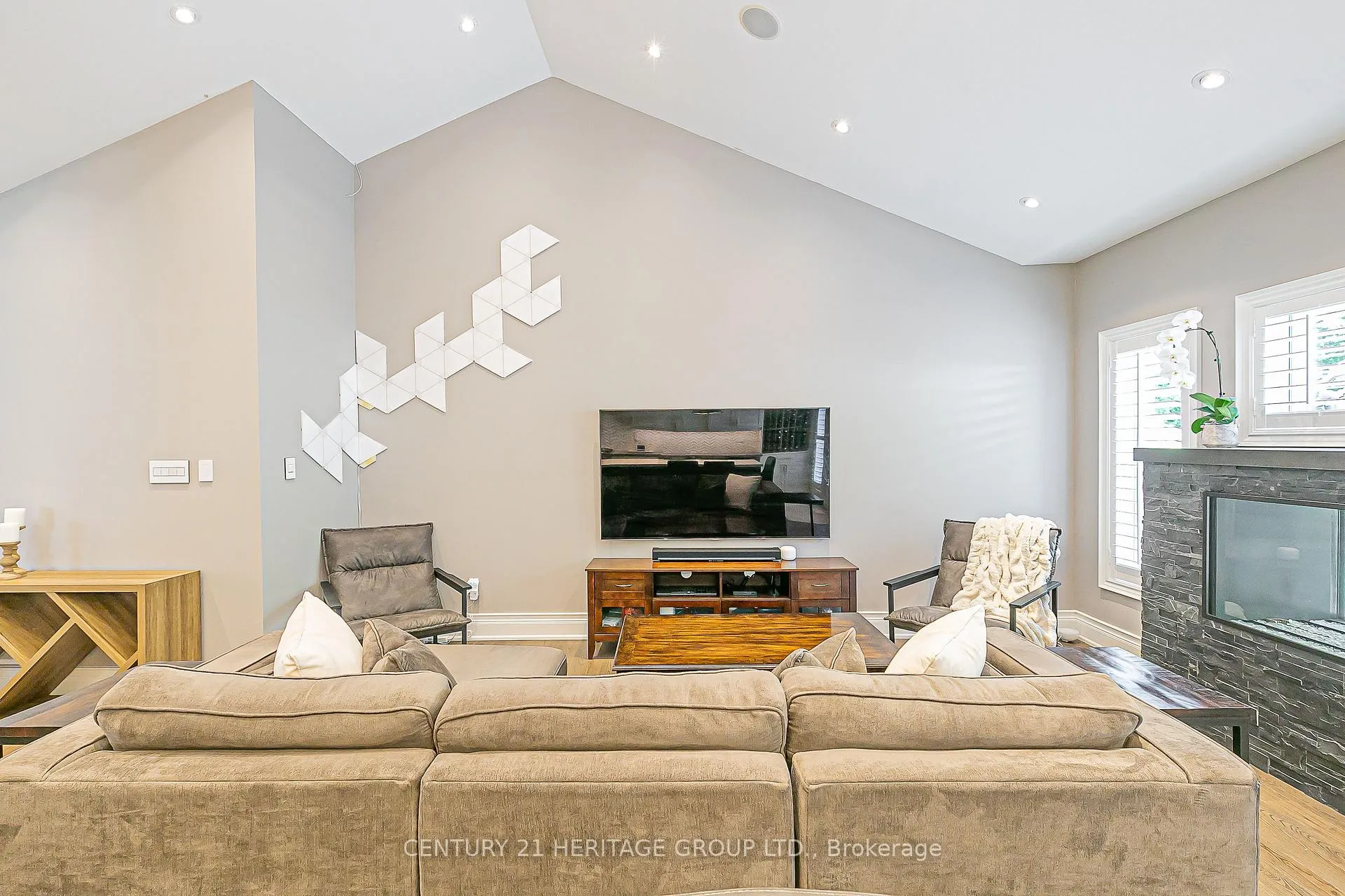 Photo 9 of 35 Watts Meadow, Aurora, Aurora Highlands — HOMEH
