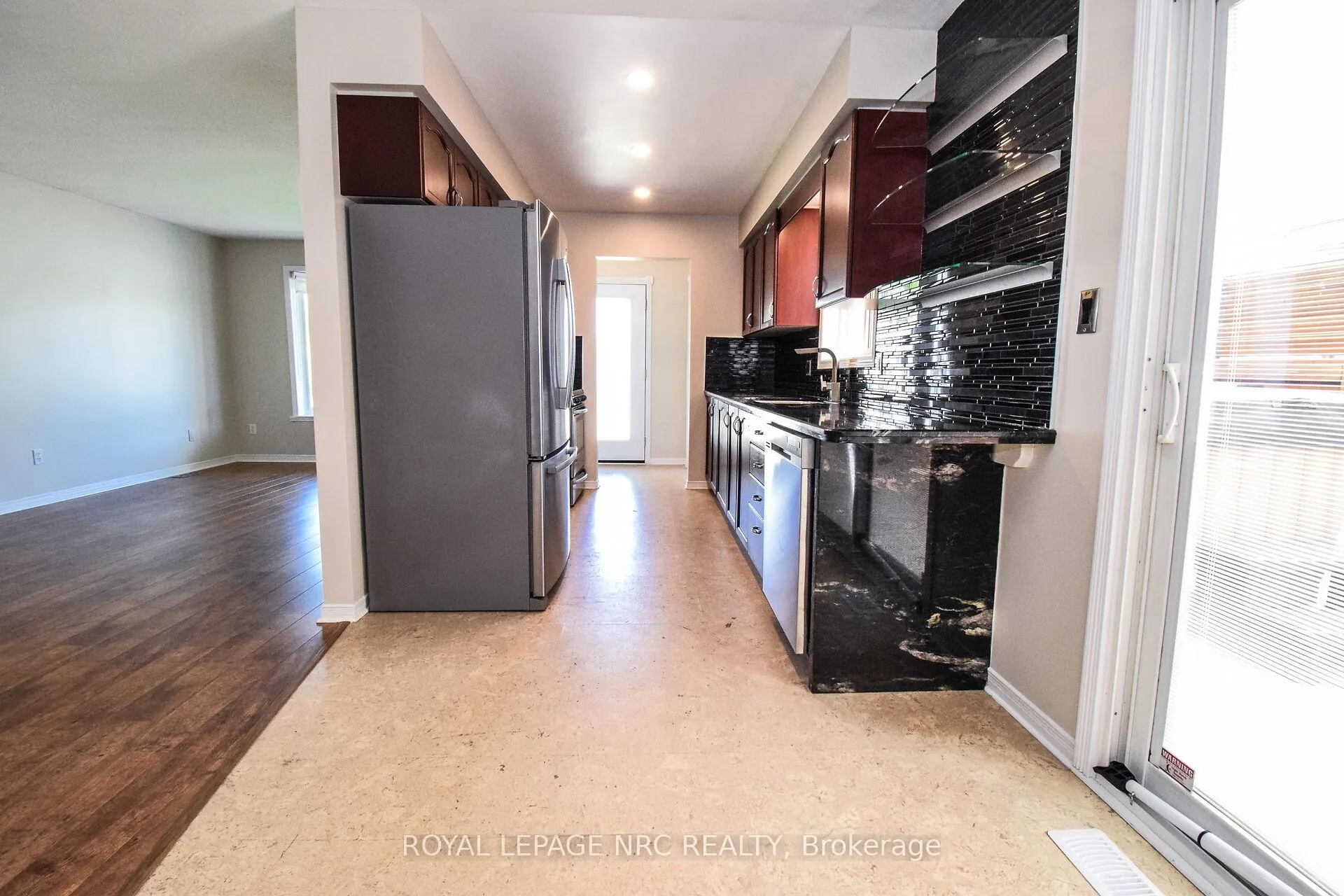 Photo 8 of 4974 Windgate Drive E, Niagara Falls, Ascot — HOMEH