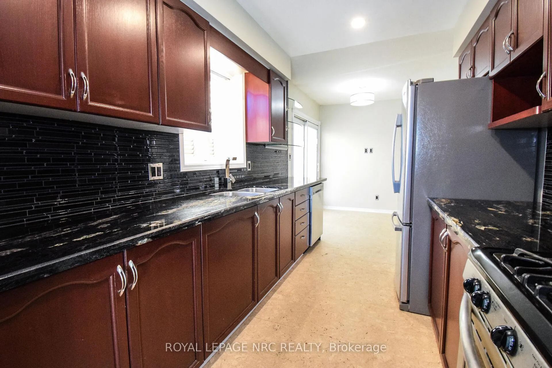 Photo 13 of 4974 Windgate Drive E, Niagara Falls, Ascot — HOMEH