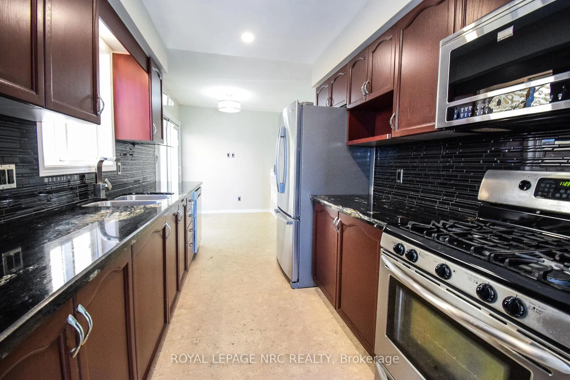 Photo 14 of 4974 Windgate Drive E, Niagara Falls, Ascot — HOMEH