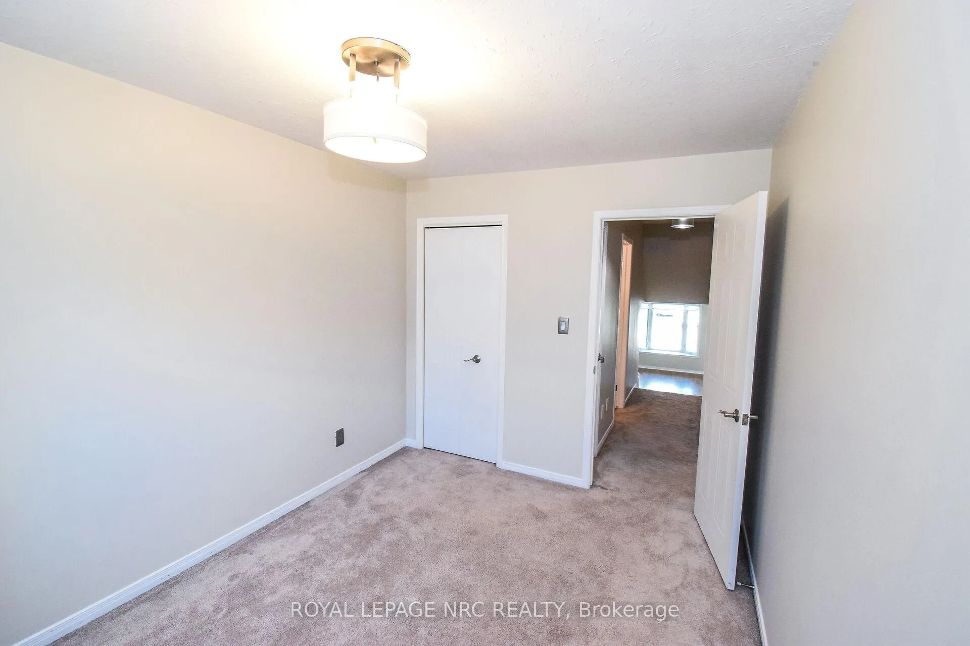 Photo 25 of 4974 Windgate Drive E, Niagara Falls, Ascot — HOMEH