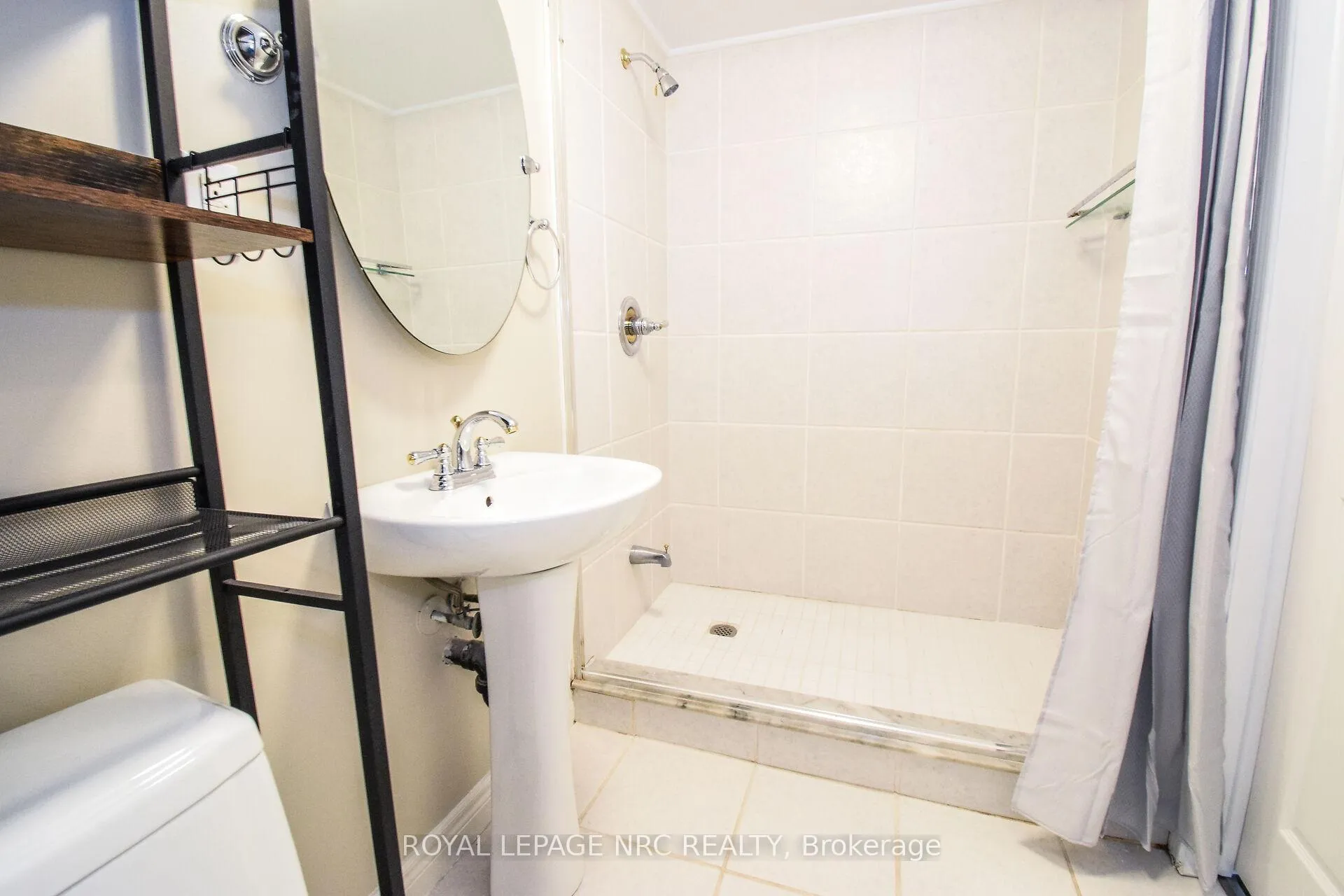 Photo 34 of 4974 Windgate Drive E, Niagara Falls, Ascot — HOMEH