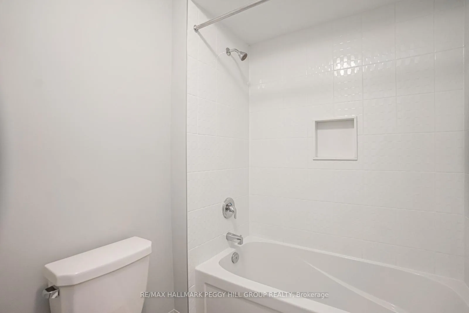 Photo 14 of 9 Amsterdam Drive, Barrie, Innis-Shore — HOMEH