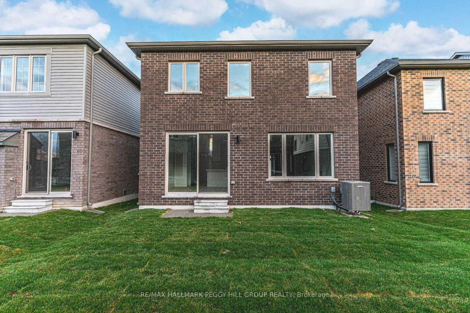 Photo 15 of 9 Amsterdam Drive, Barrie, Innis-Shore — HOMEH