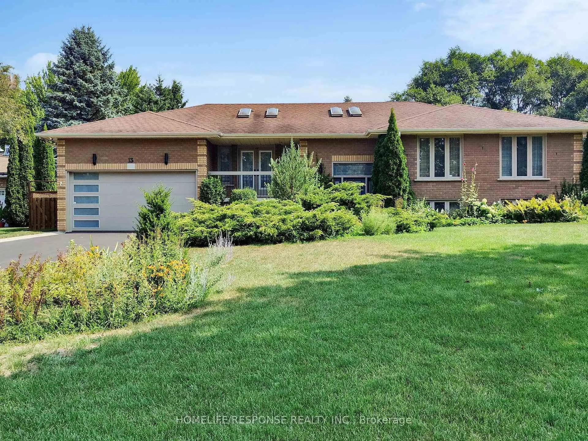Photo 1 of 13 Dolan Drive, Caledon, Palgrave — HOMEH