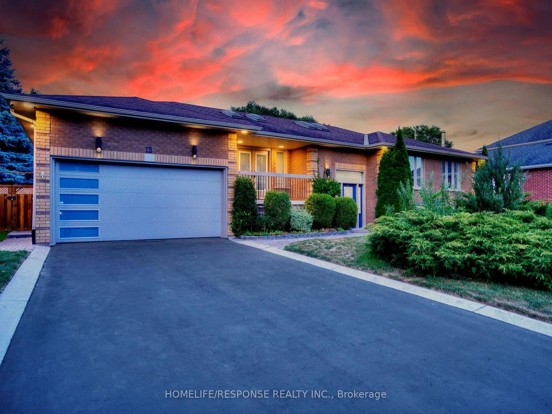 Photo 2 of 13 Dolan Drive, Caledon, Palgrave — HOMEH
