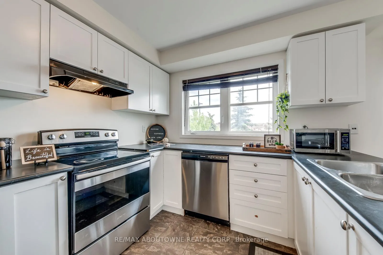 Photo 14 of 2453 Coho Way, Oakville, West Oak Trails — HOMEH