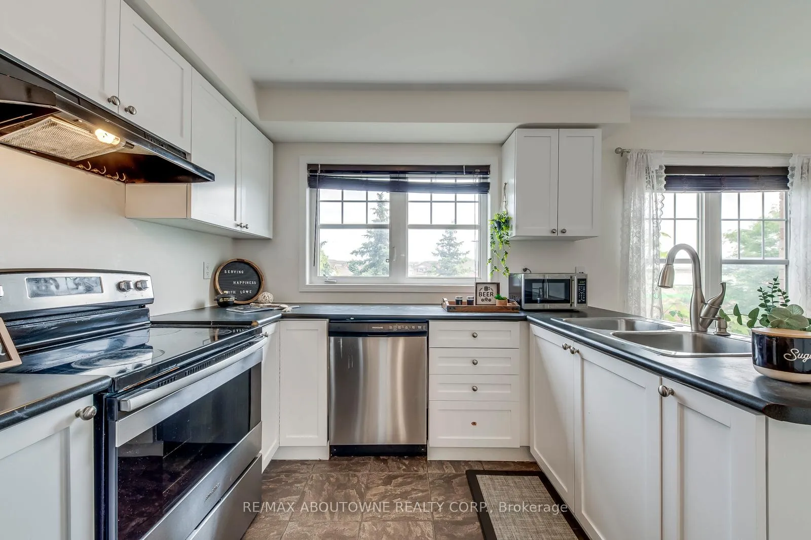 Photo 16 of 2453 Coho Way, Oakville, West Oak Trails — HOMEH