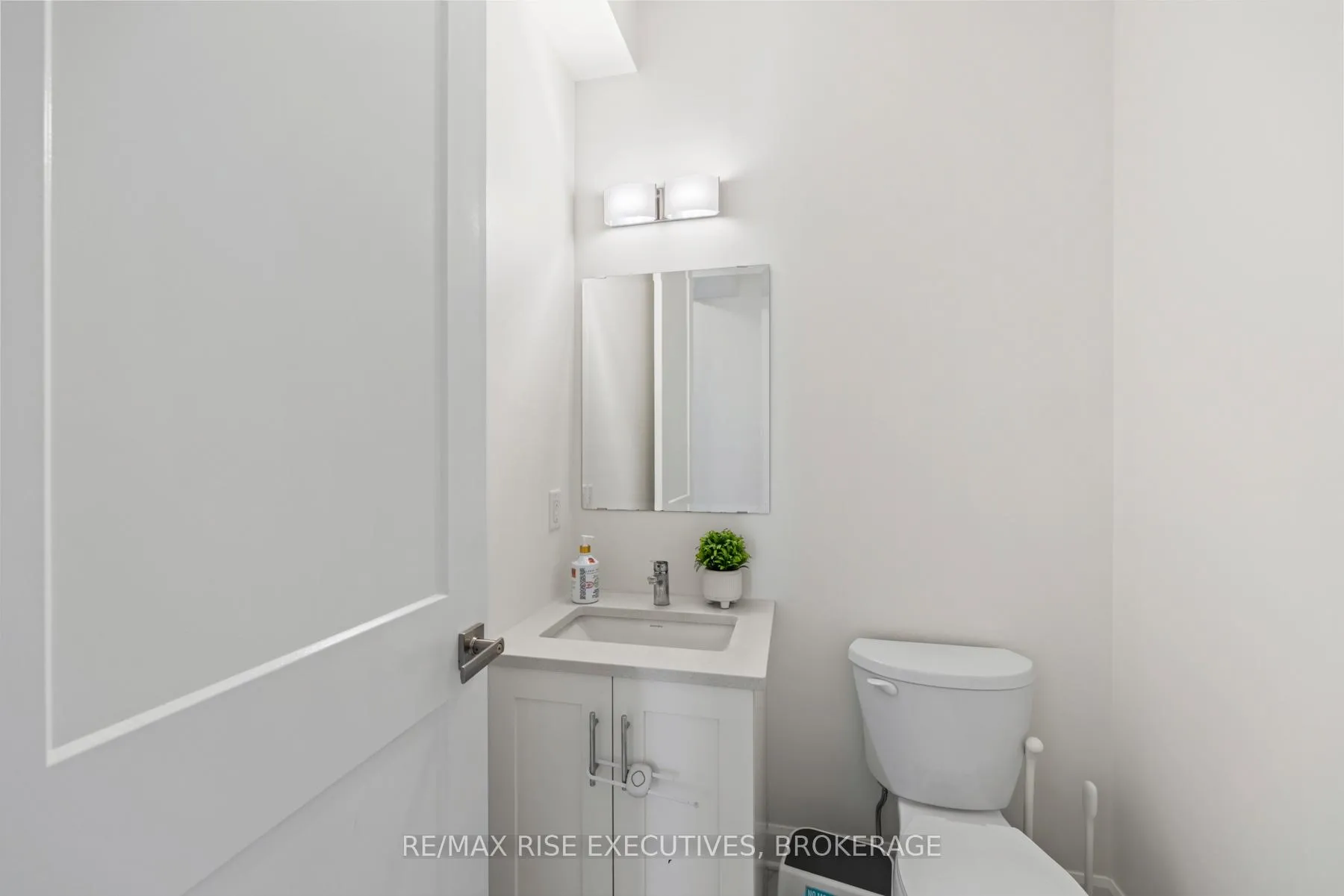 Photo 8 of 1514 Shira Drive, Kingston, City Northwest — HOMEH
