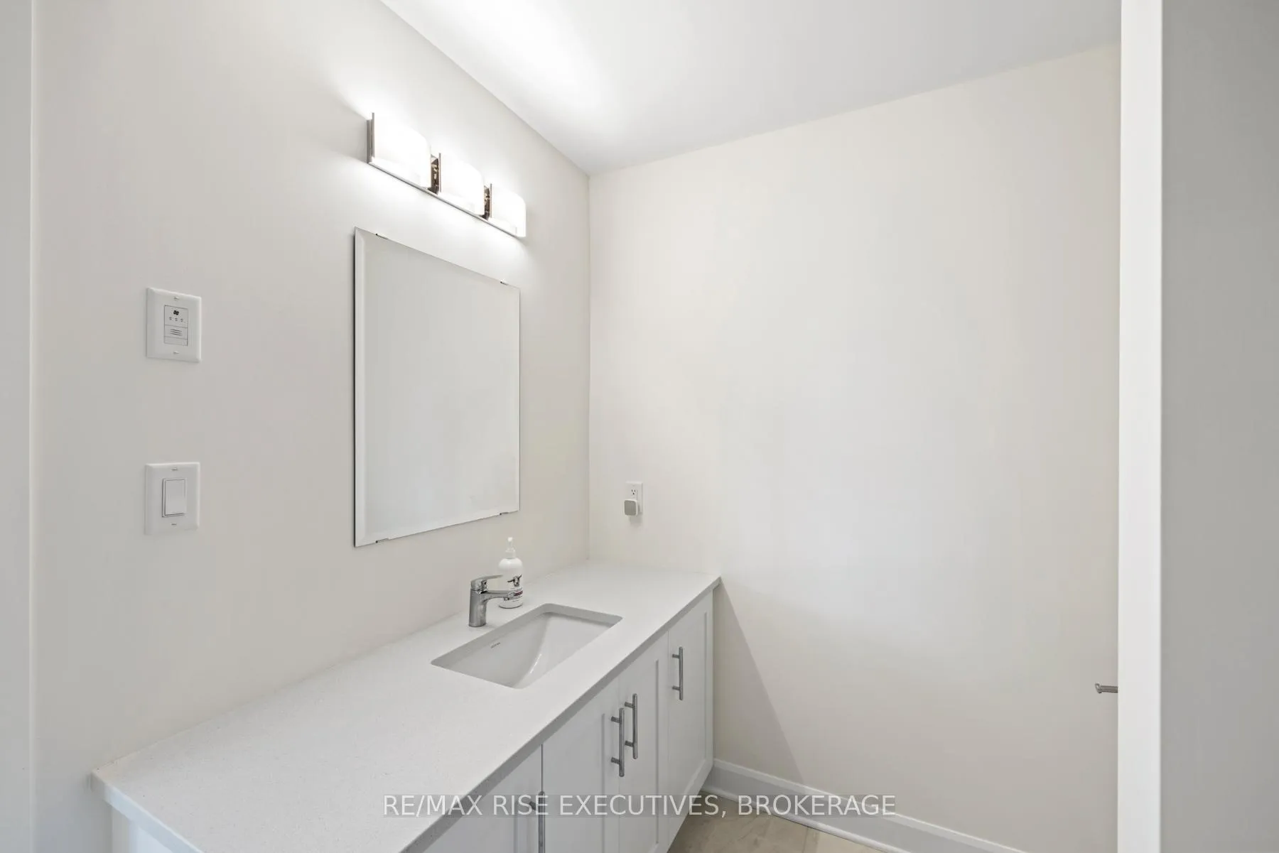Photo 38 of 1514 Shira Drive, Kingston, City Northwest — HOMEH
