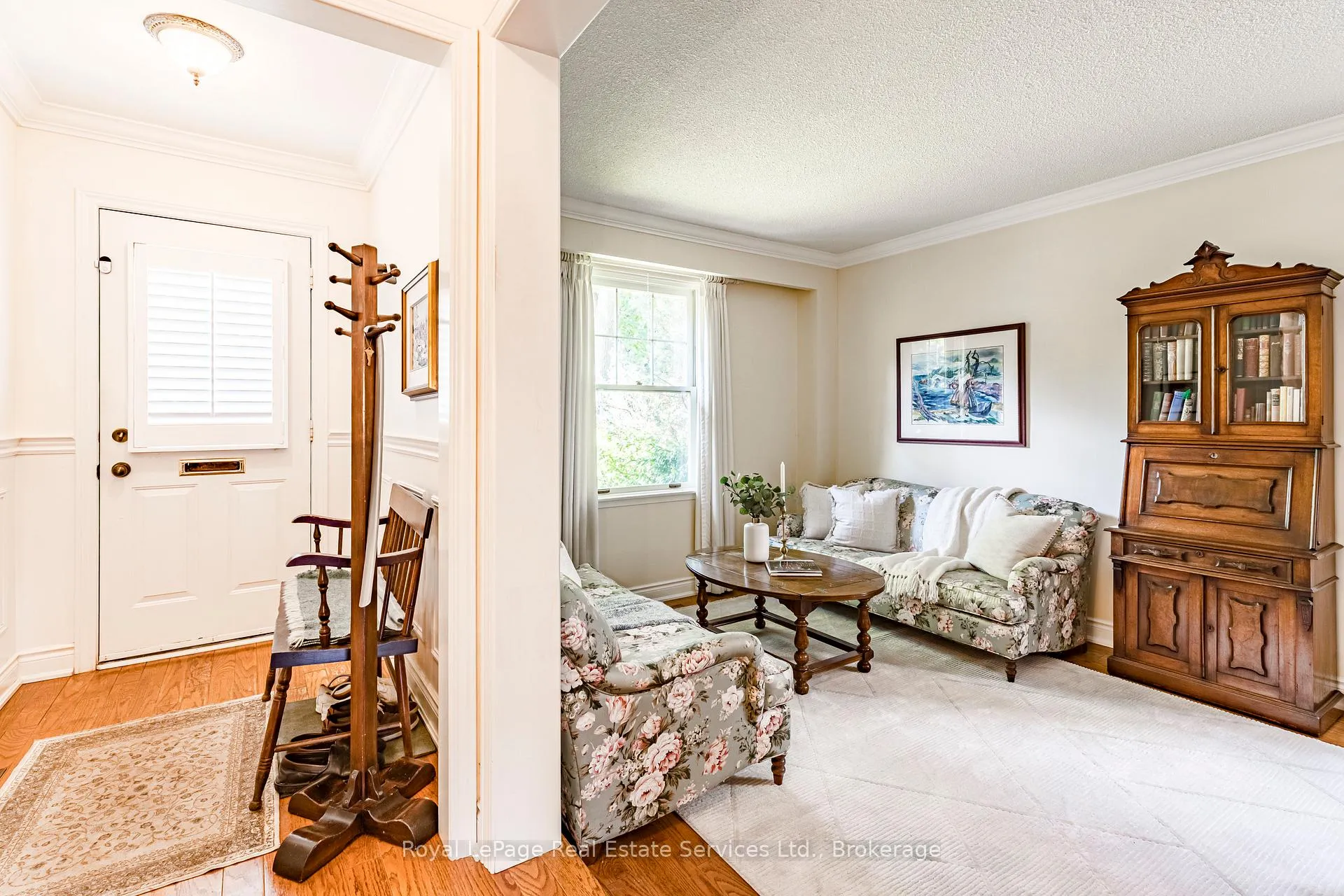 Photo 3 of 445 Dorland Road, Oakville, Ford — HOMEH