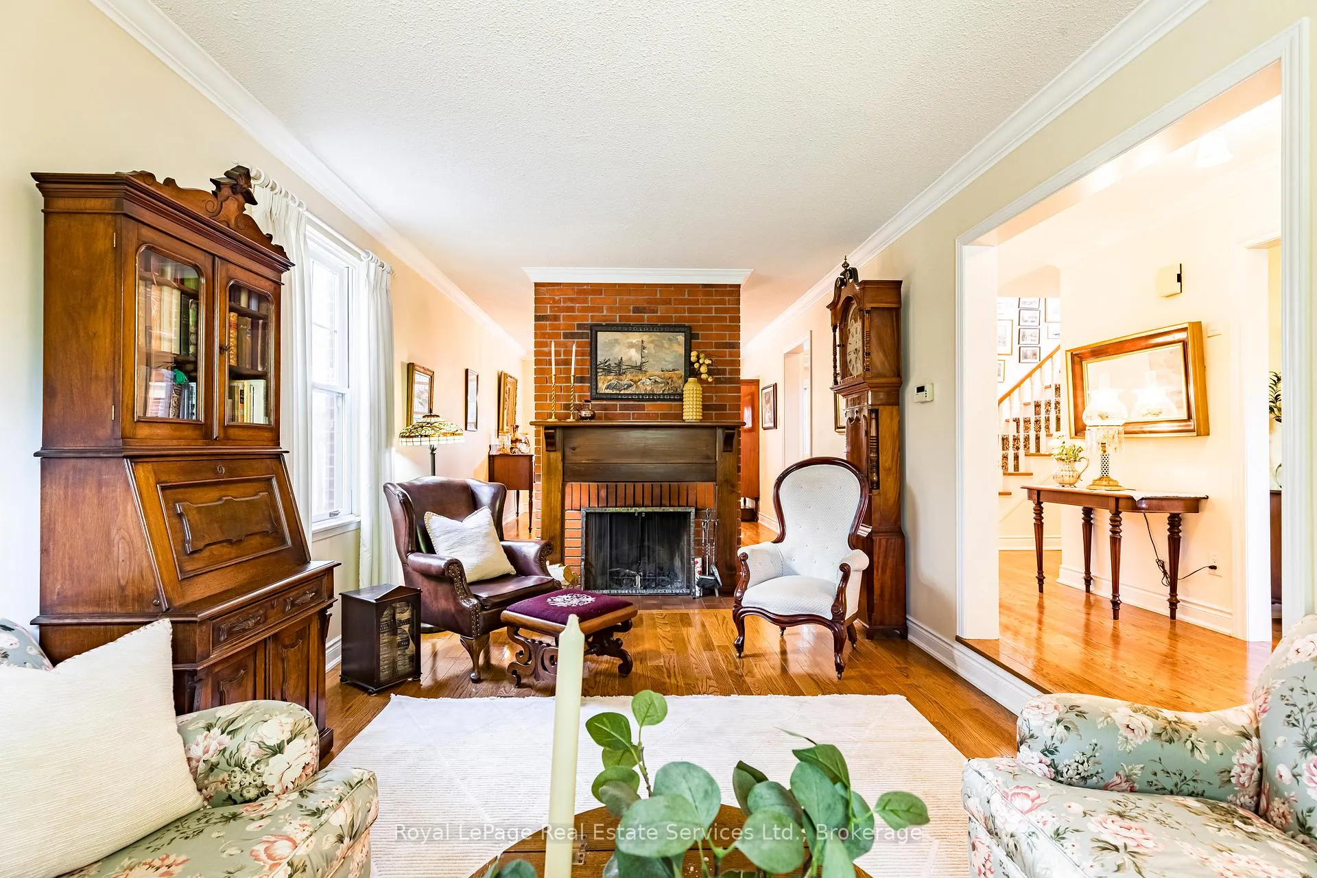 Photo 5 of 445 Dorland Road, Oakville, Ford — HOMEH