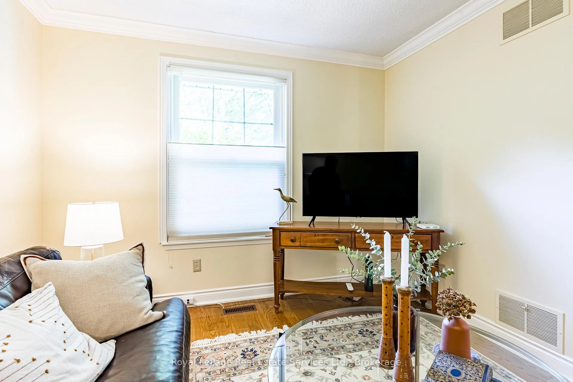 Photo 7 of 445 Dorland Road, Oakville, Ford — HOMEH