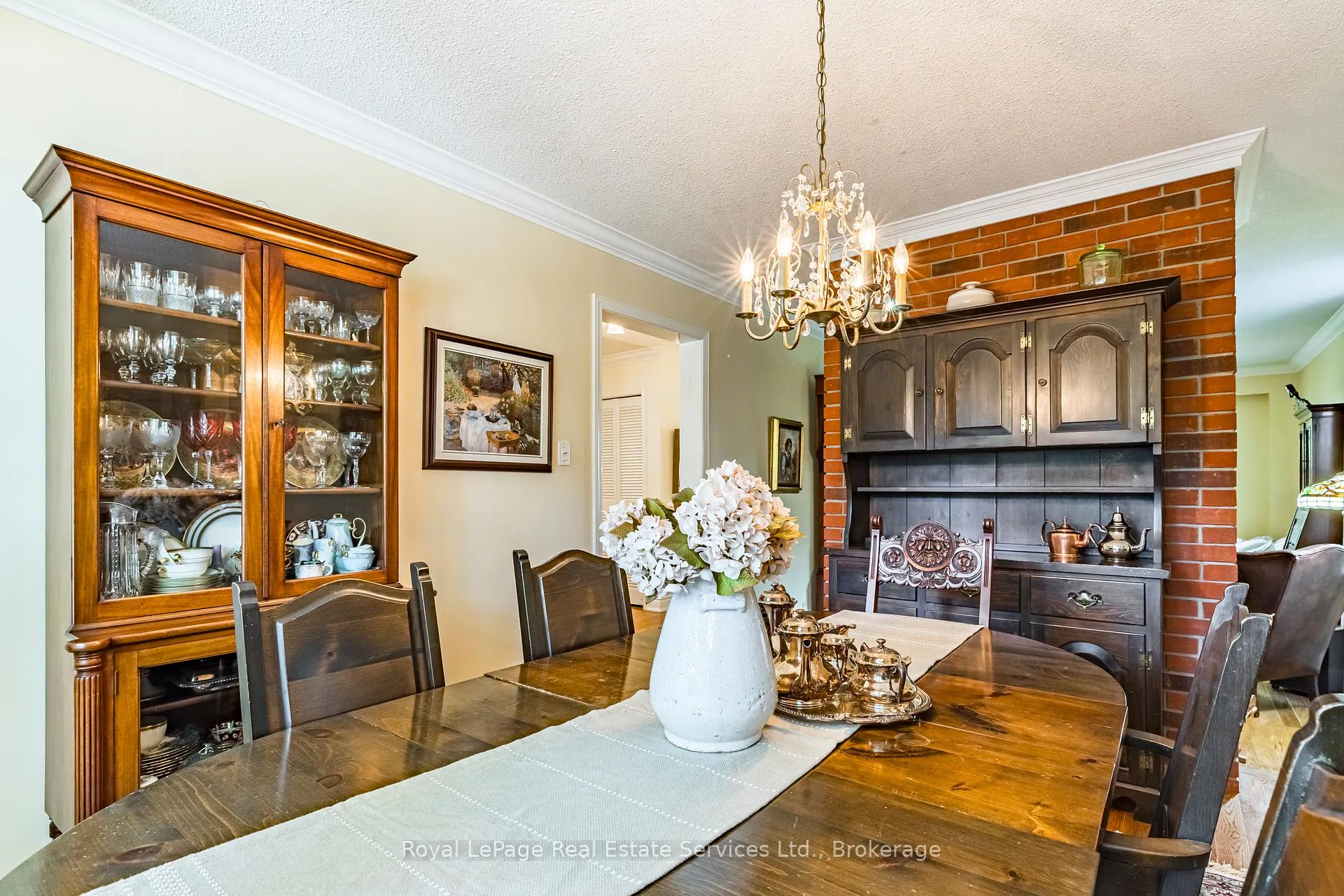 Photo 12 of 445 Dorland Road, Oakville, Ford — HOMEH