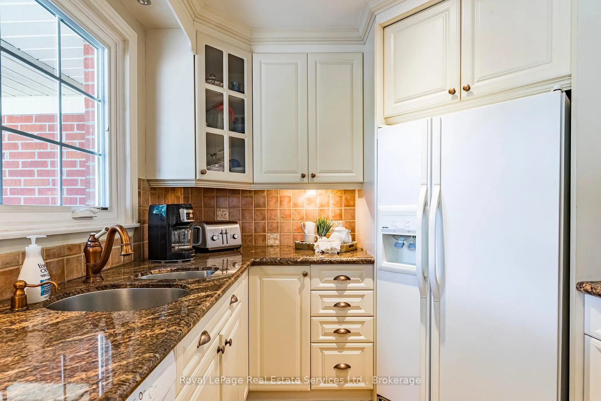Photo 14 of 445 Dorland Road, Oakville, Ford — HOMEH