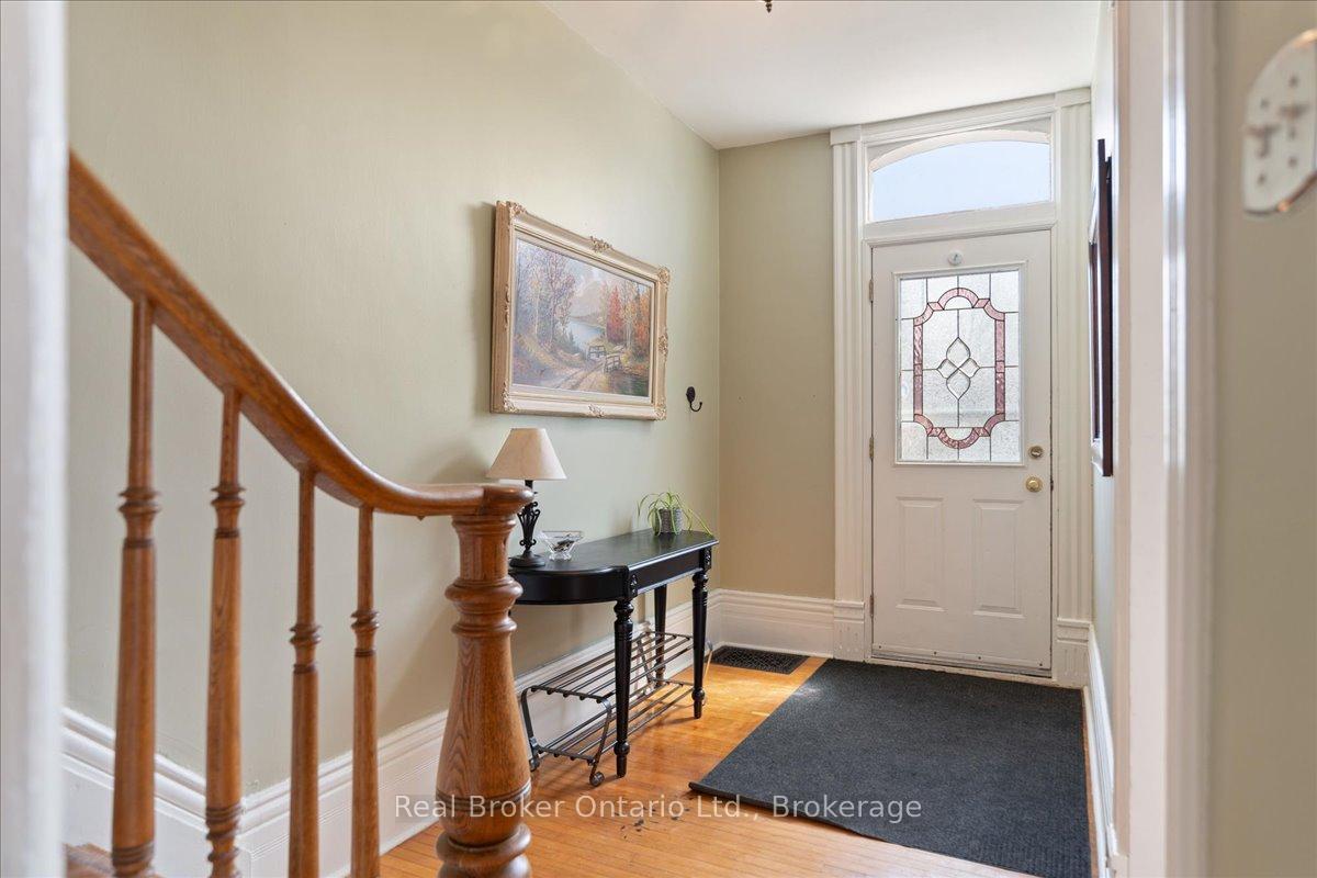 Photo 4 of 34 Port Street, Brant, Brantford Twp — HOMEH